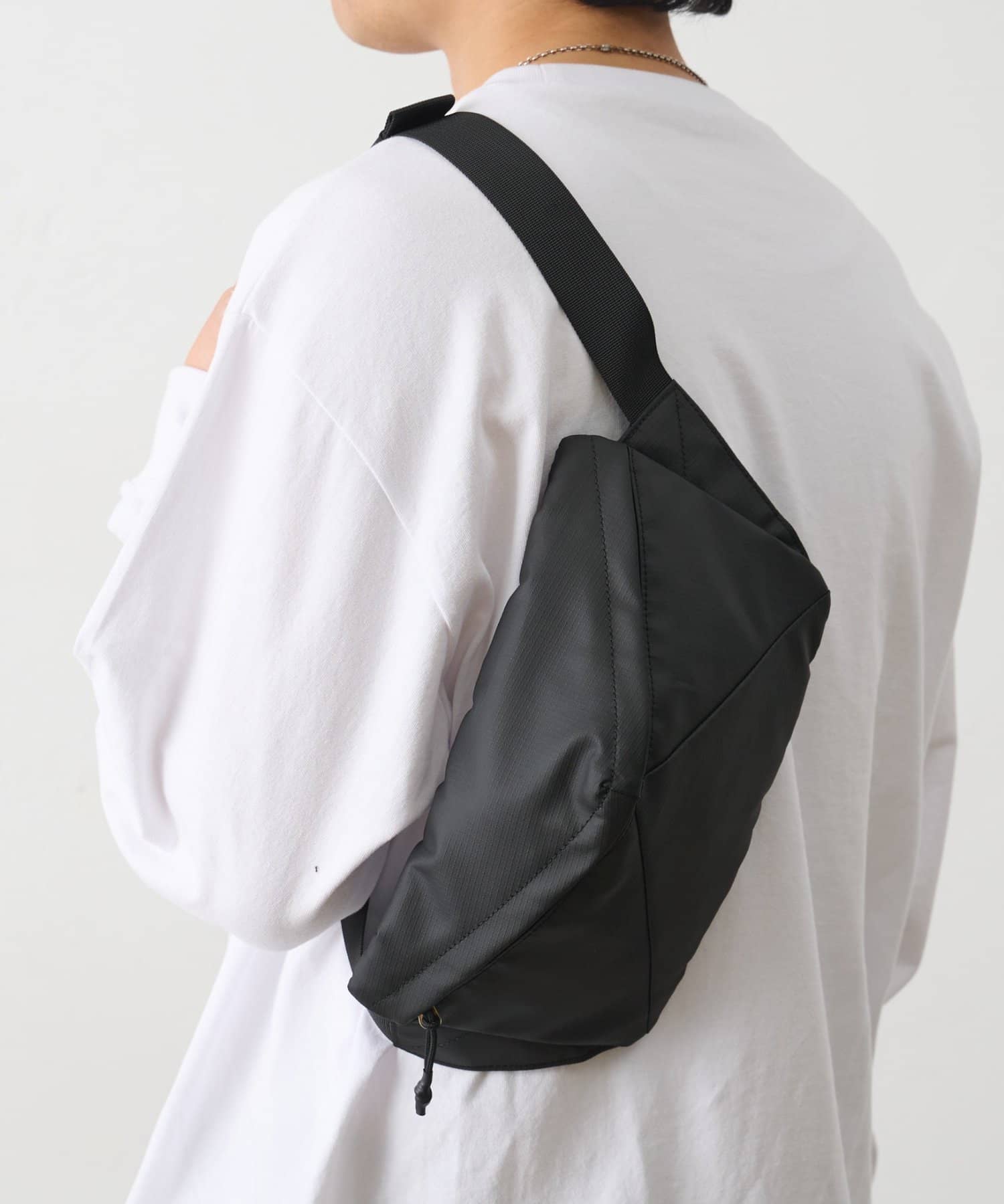 COLONY 2139(コロニー トゥーワンスリーナイン) リップストップボディバッグ