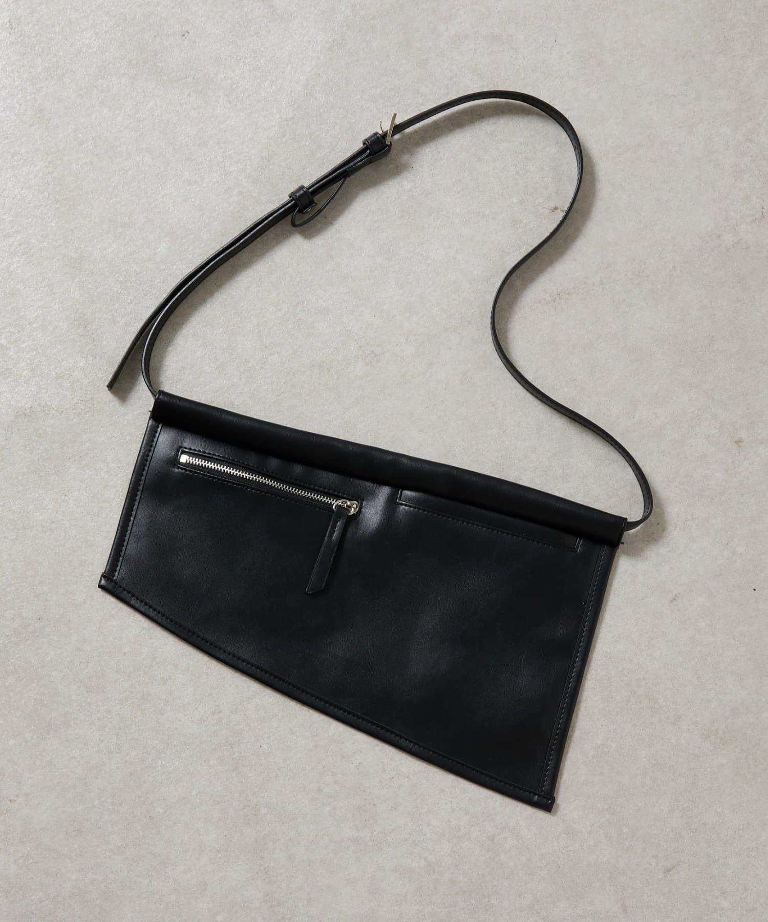 COLONY 2139(コロニー トゥーワンスリーナイン) レザーウェストベルトバッグ