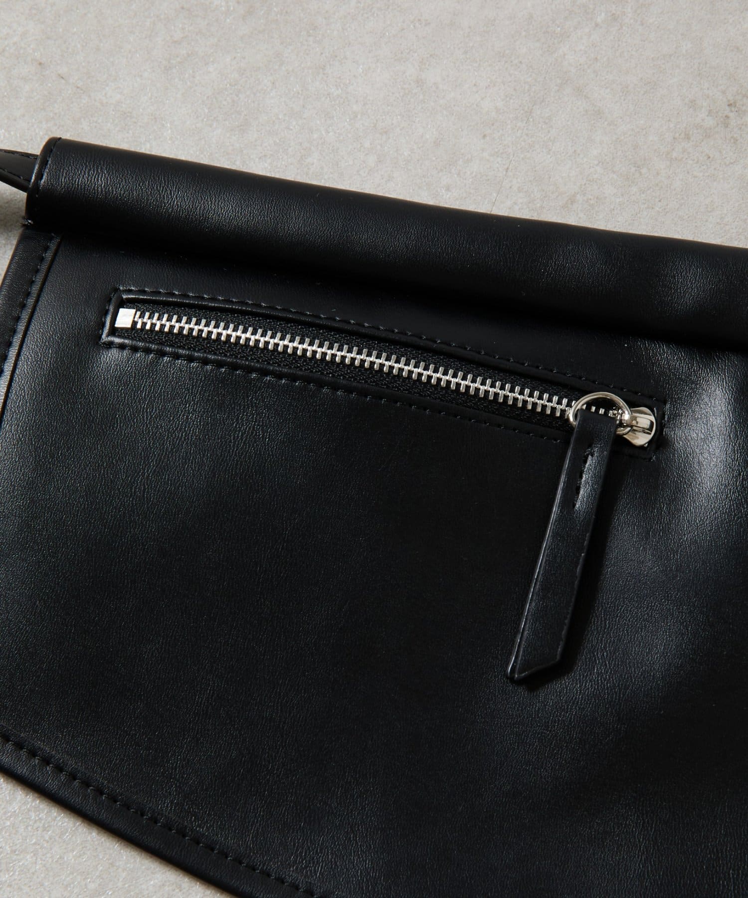 COLONY 2139(コロニー トゥーワンスリーナイン) レザーウェストベルトバッグ