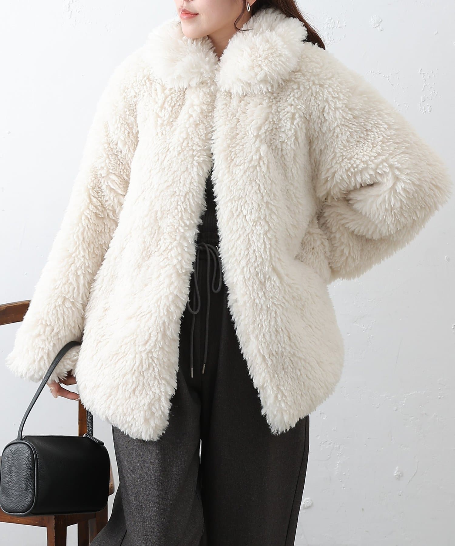 COLONY 2139(コロニー トゥーワンスリーナイン) シープファーステンカラーミドル丈コート