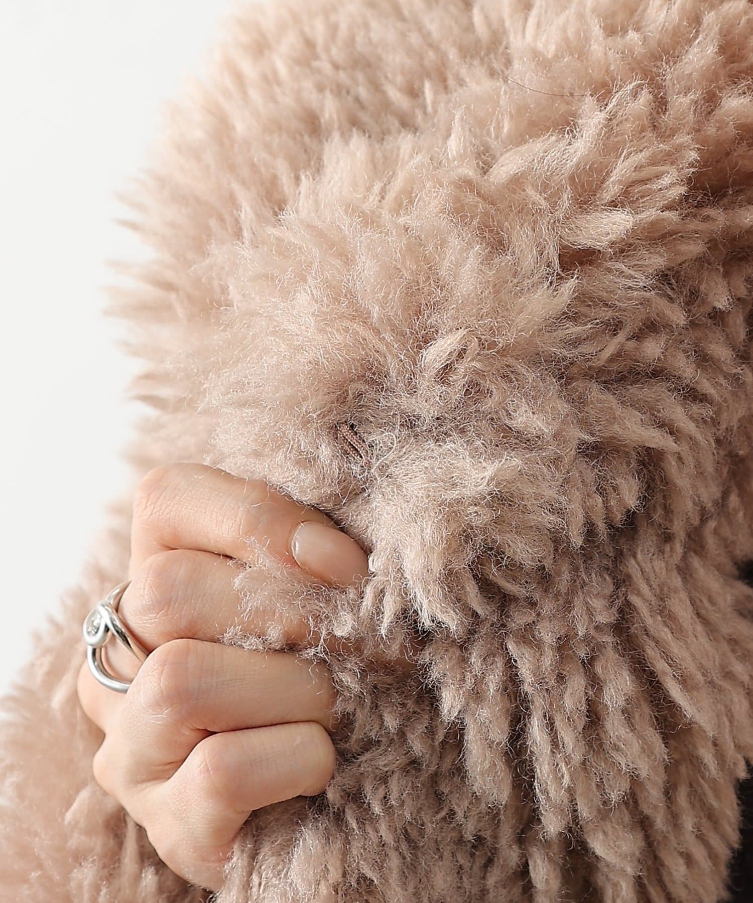 COLONY 2139(コロニー トゥーワンスリーナイン) シープファーステンカラーミドル丈コート