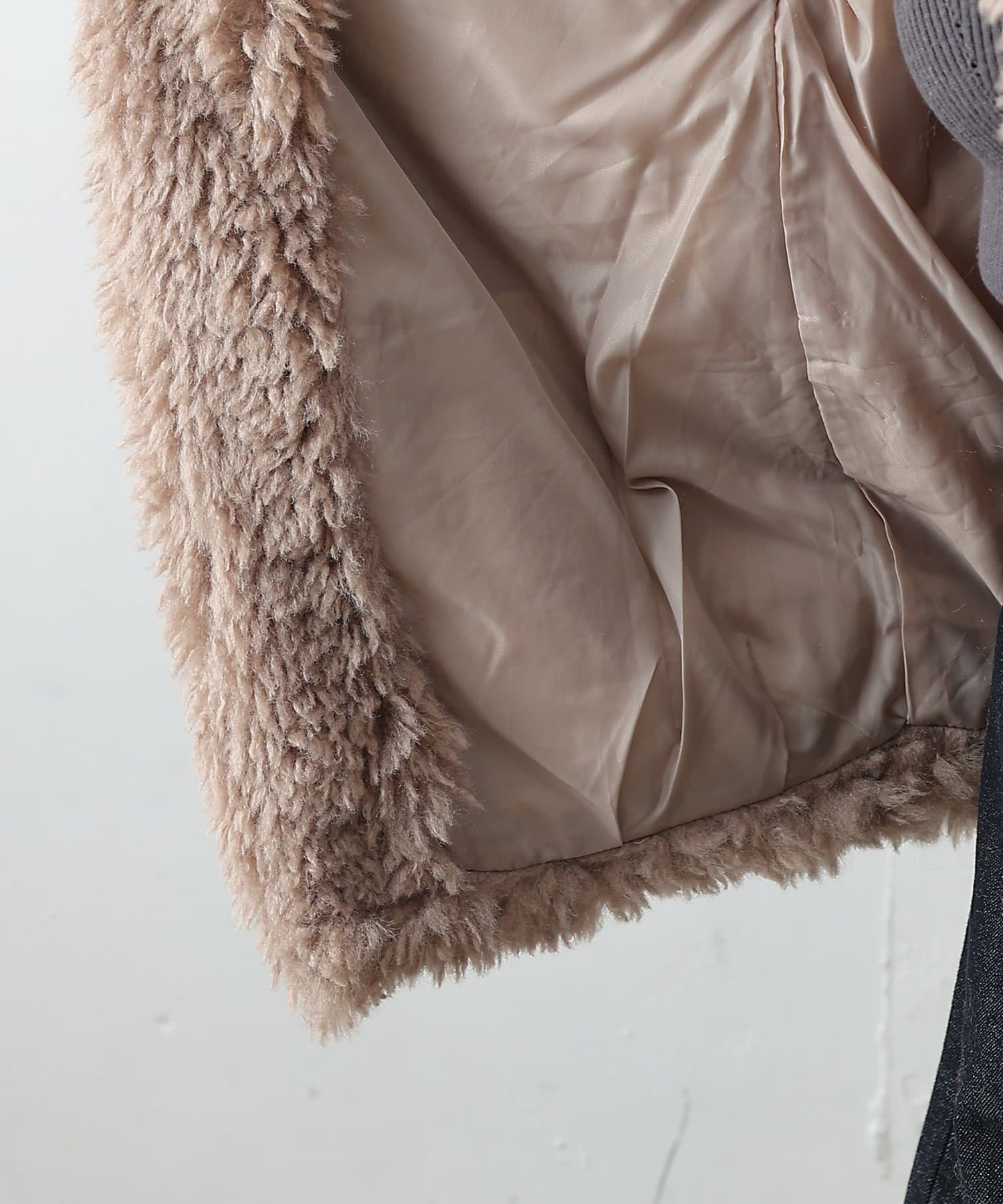 COLONY 2139(コロニー トゥーワンスリーナイン) シープファーステンカラーミドル丈コート