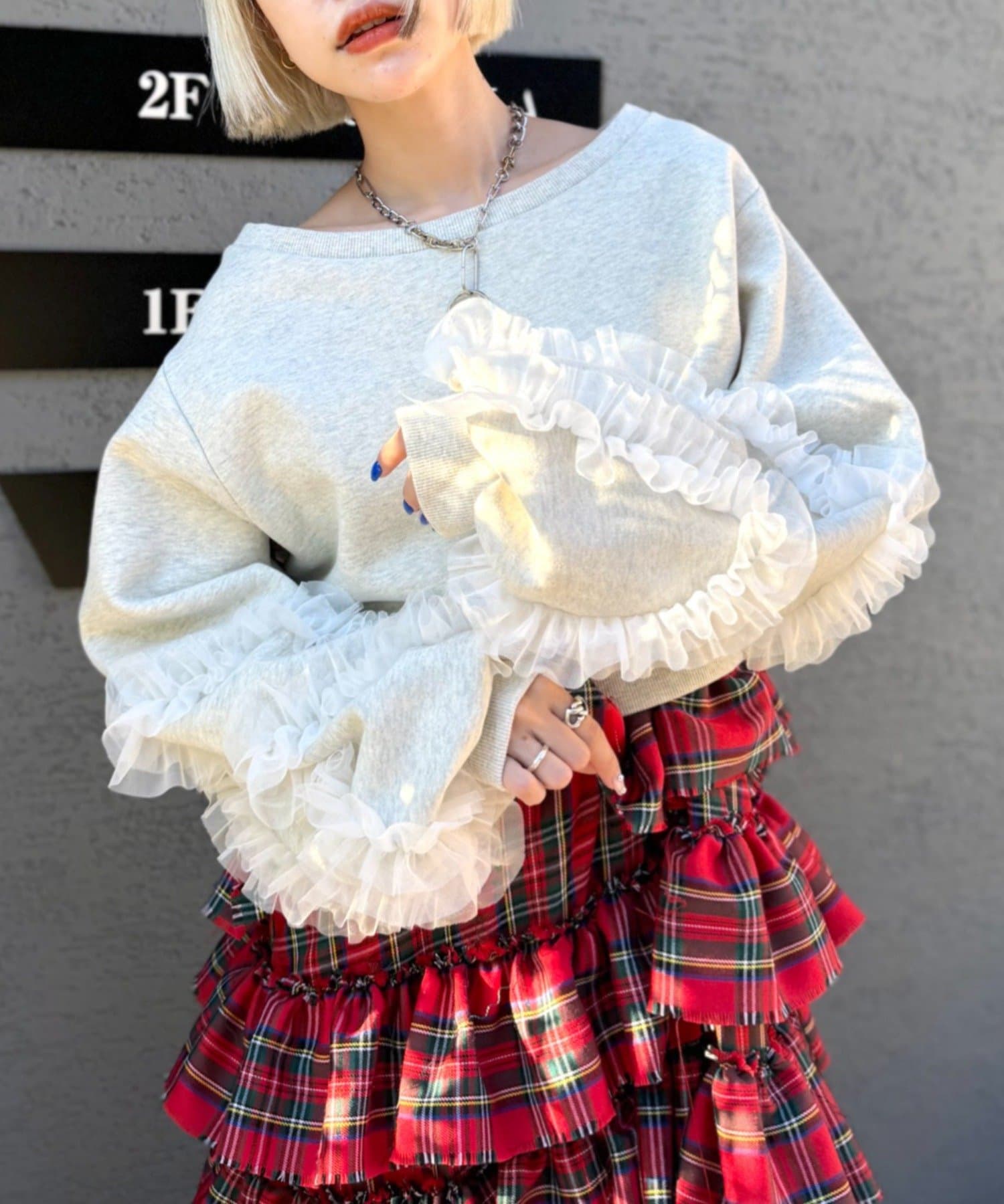 w closet(ダブルクローゼット) 【12/10 18:30 予約開始！】【ショート丈(S)/ロング丈展開(M)】チュールフリルスウェット