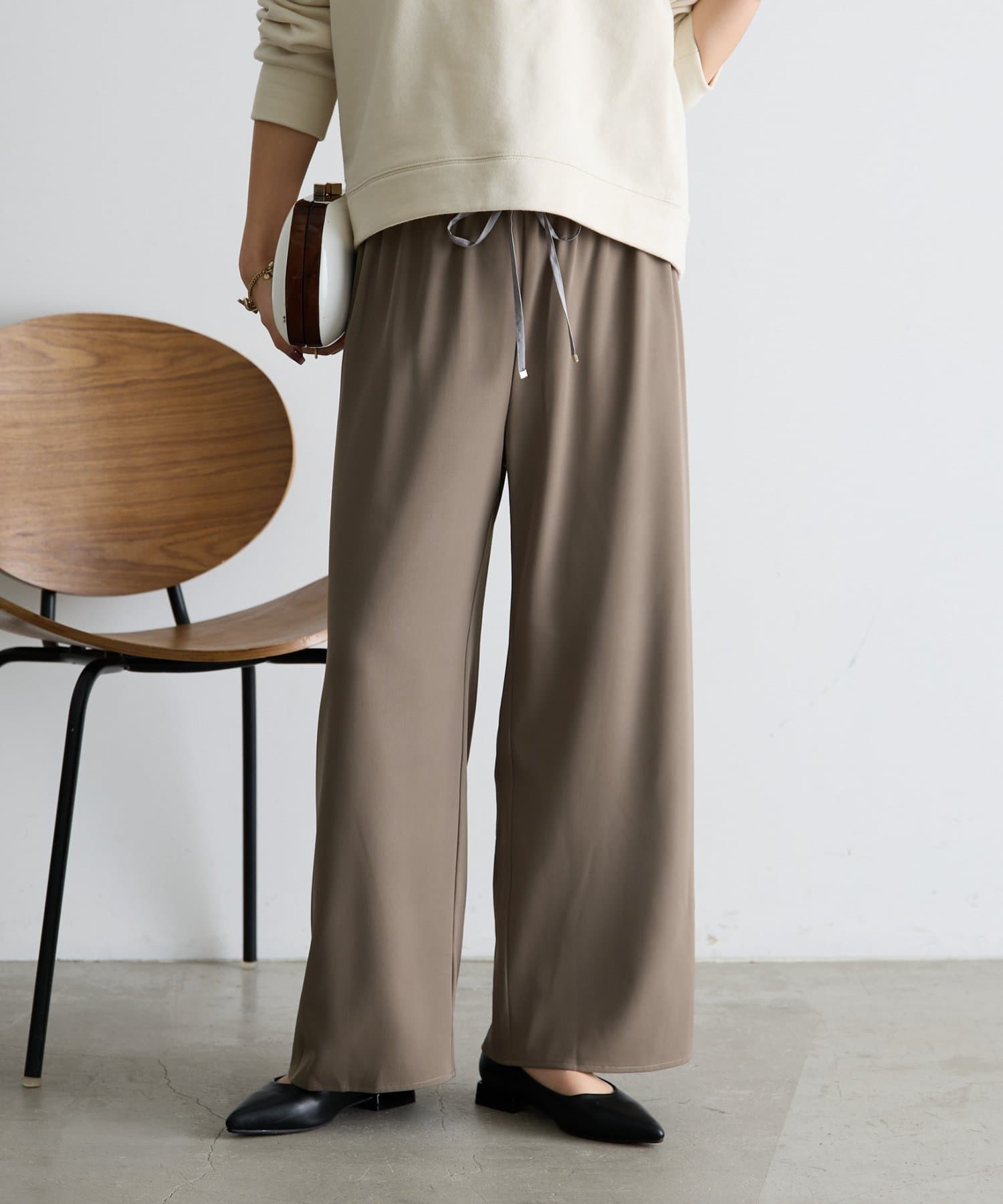 Jena　espace merveilleux(ジェナ　エスパスメルヴェイユ) 【上品な落ち感】サテン切替トロミパンツ