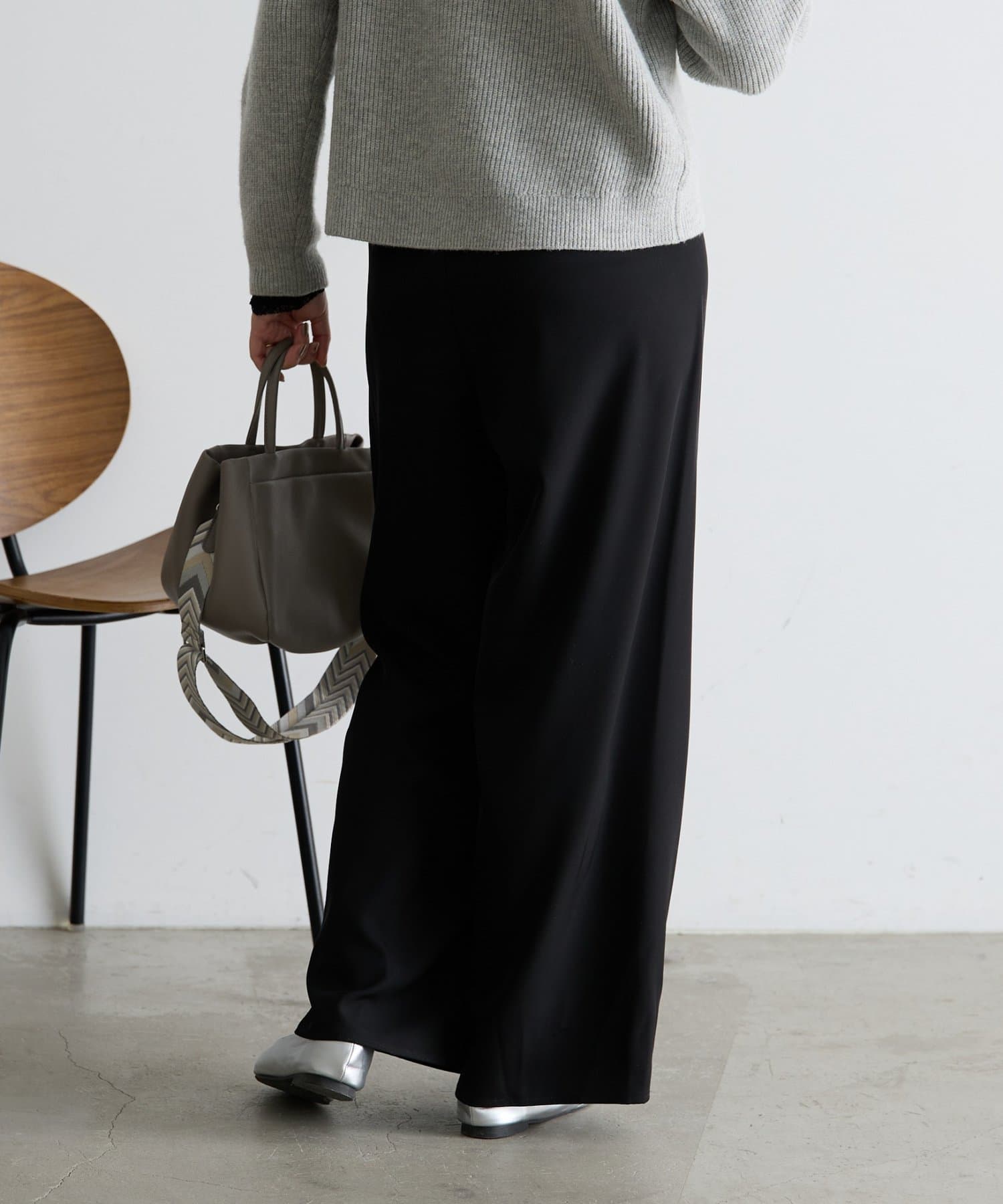 Jena　espace merveilleux(ジェナ　エスパスメルヴェイユ) 【上品な落ち感】サテン切替トロミパンツ