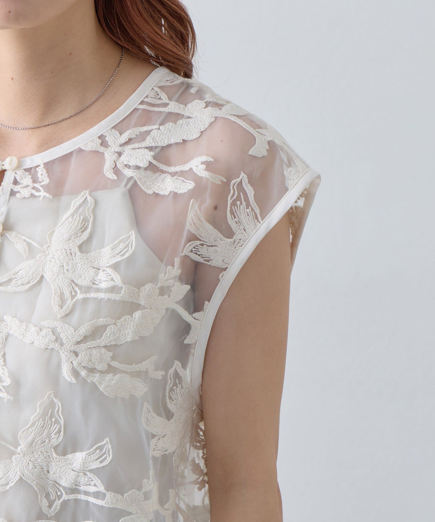 DISCOAT(ディスコート) 【Noka】ボタン使いレースベスト