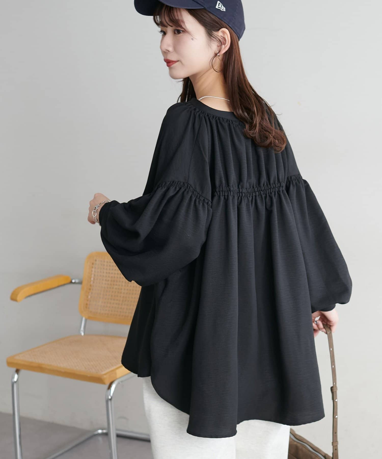 DISCOAT(ディスコート) 【WEB限定】バックシャーリングブラウス