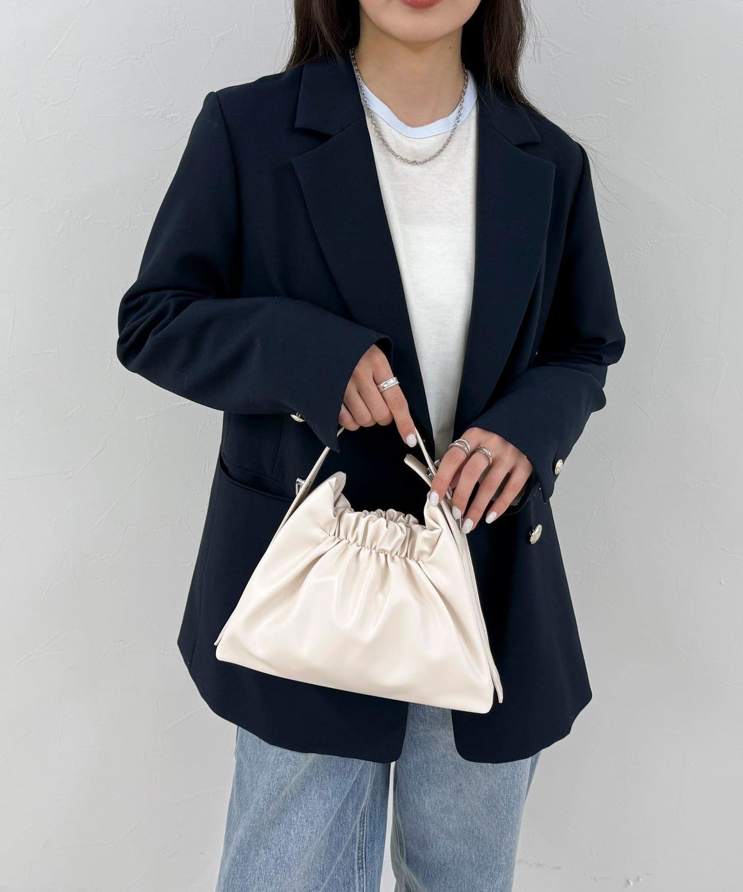 FREDY & GLOSTER(フレディ アンド グロスター) ギャザー三角ワンハンドルバッグ