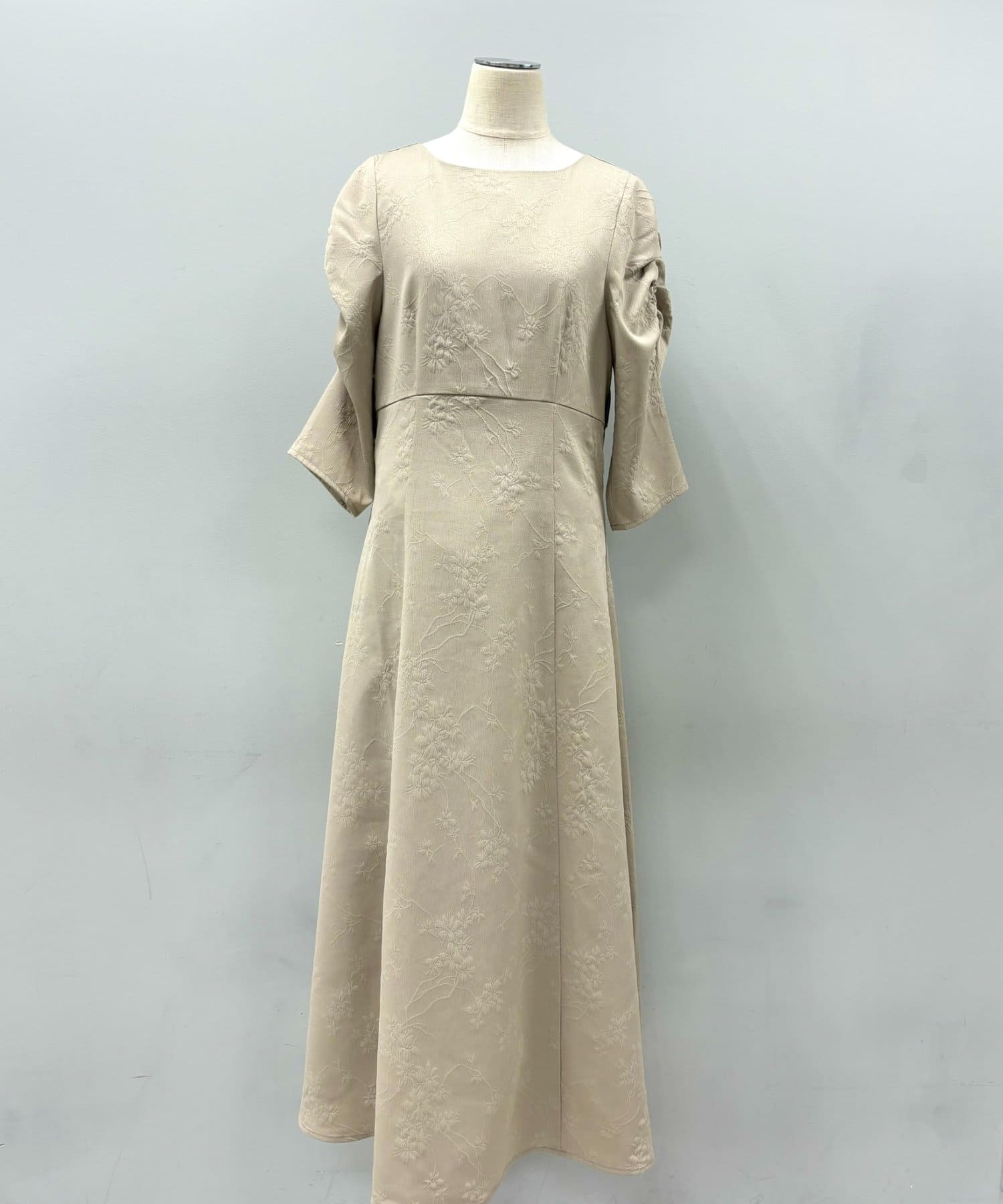 natural couture(ナチュラルクチュール) フラワージャガードジゴスリーブワンピース