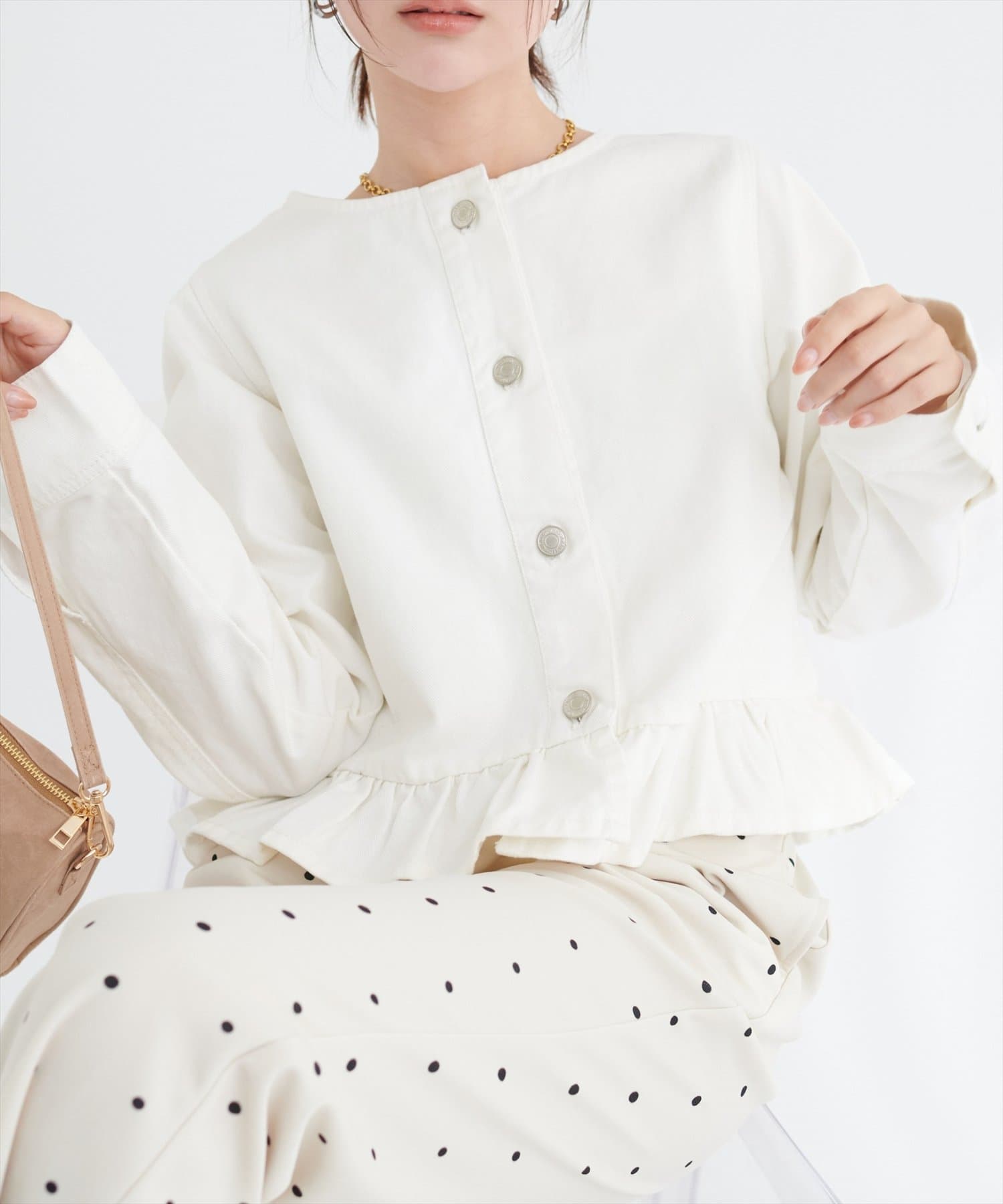 natural couture(ナチュラルクチュール) ノーカラーペプラムデニムジャケット