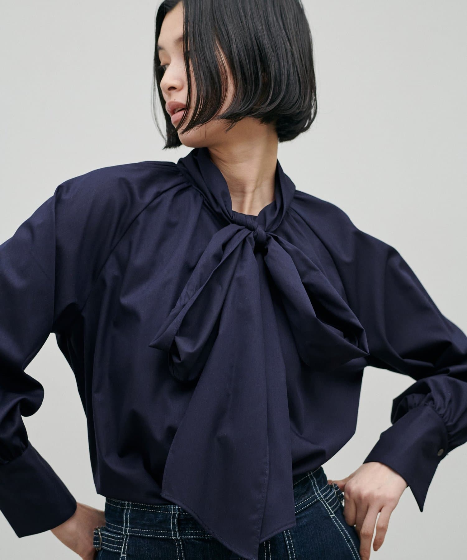 LARUTA(ラルータ) セレモニー対応可／ボータイリボンギャザーブラウス