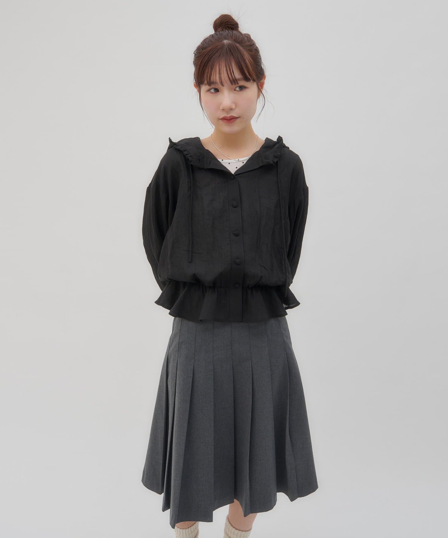 DISCOAT(ディスコート) 【SS先行予約/umm.】フード付き裾フリルシャツ