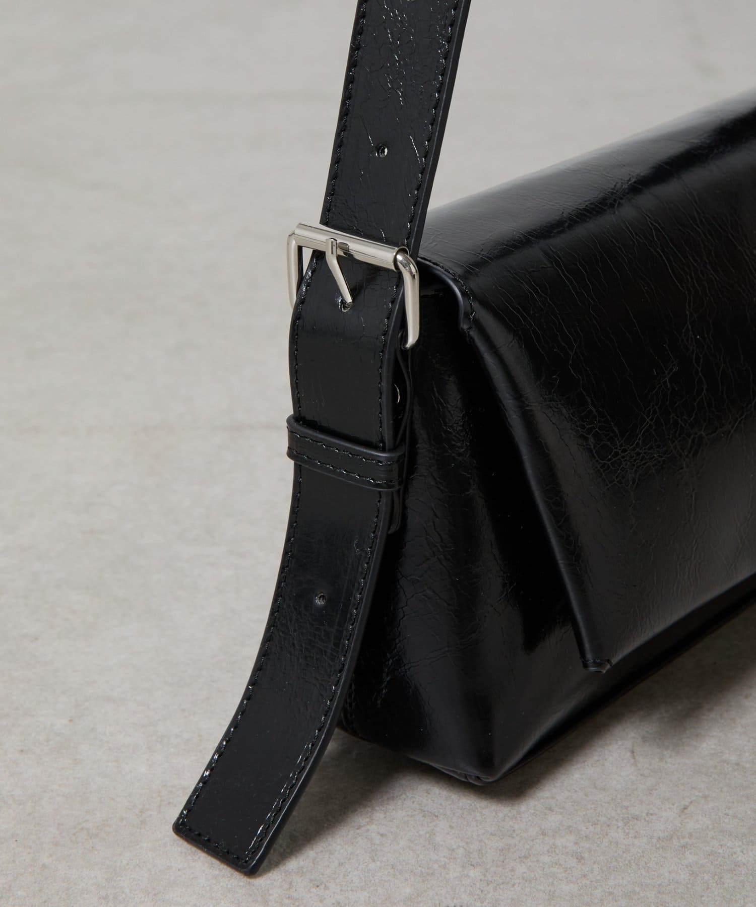 COLONY 2139(コロニー トゥーワンスリーナイン) コンパクトショルダーバッグ