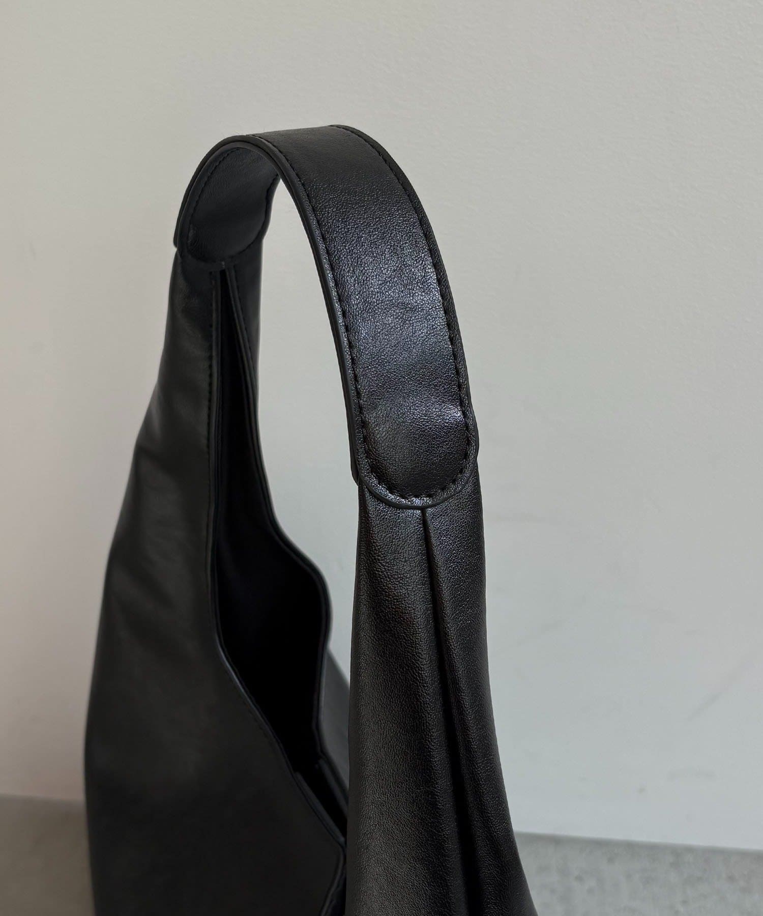 CAPRICIEUX LE'MAGE(カプリシュレマージュ) トライアングルトートバッグ