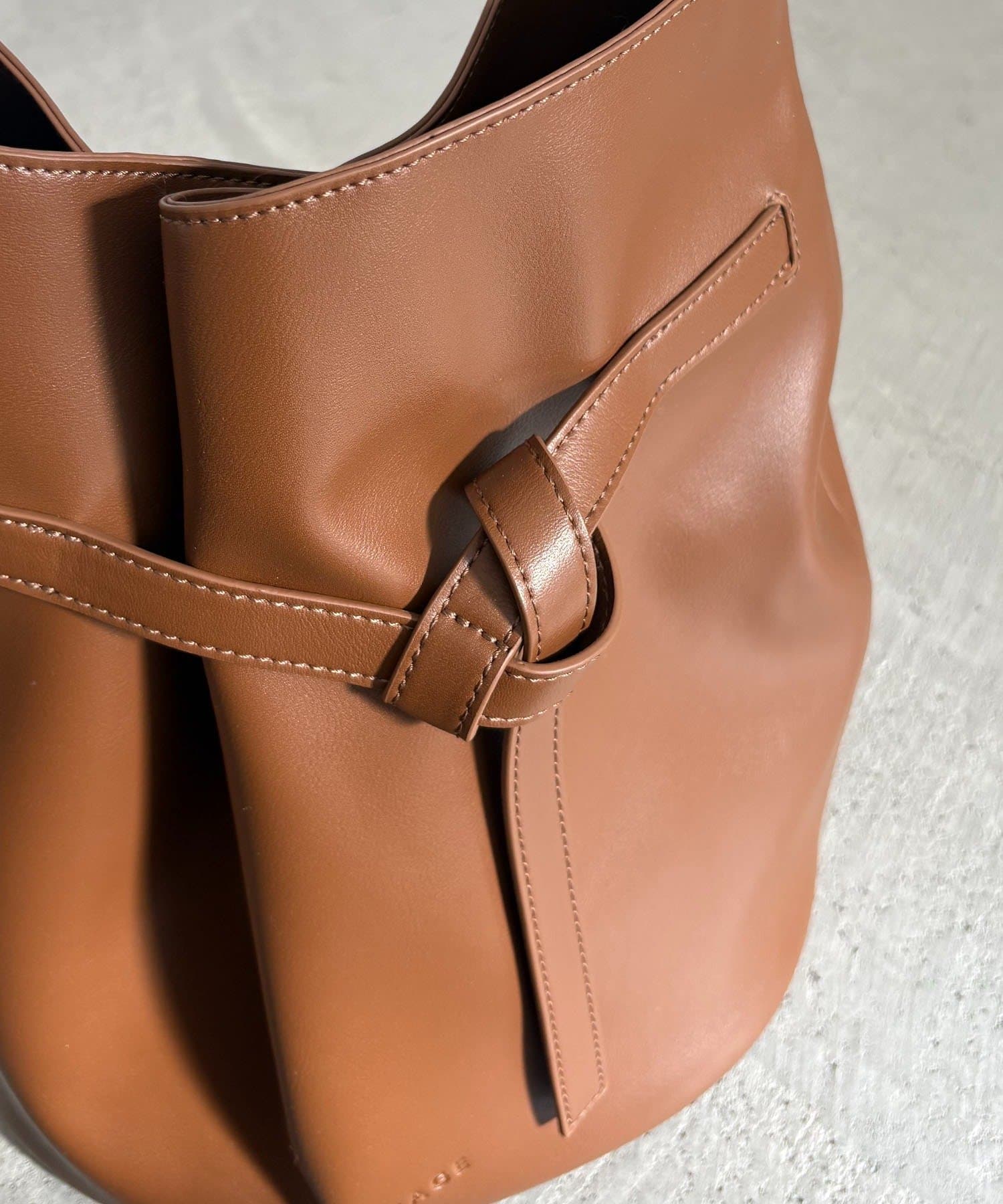 CAPRICIEUX LE'MAGE(カプリシュレマージュ) ベルテッドバケットトートバッグ