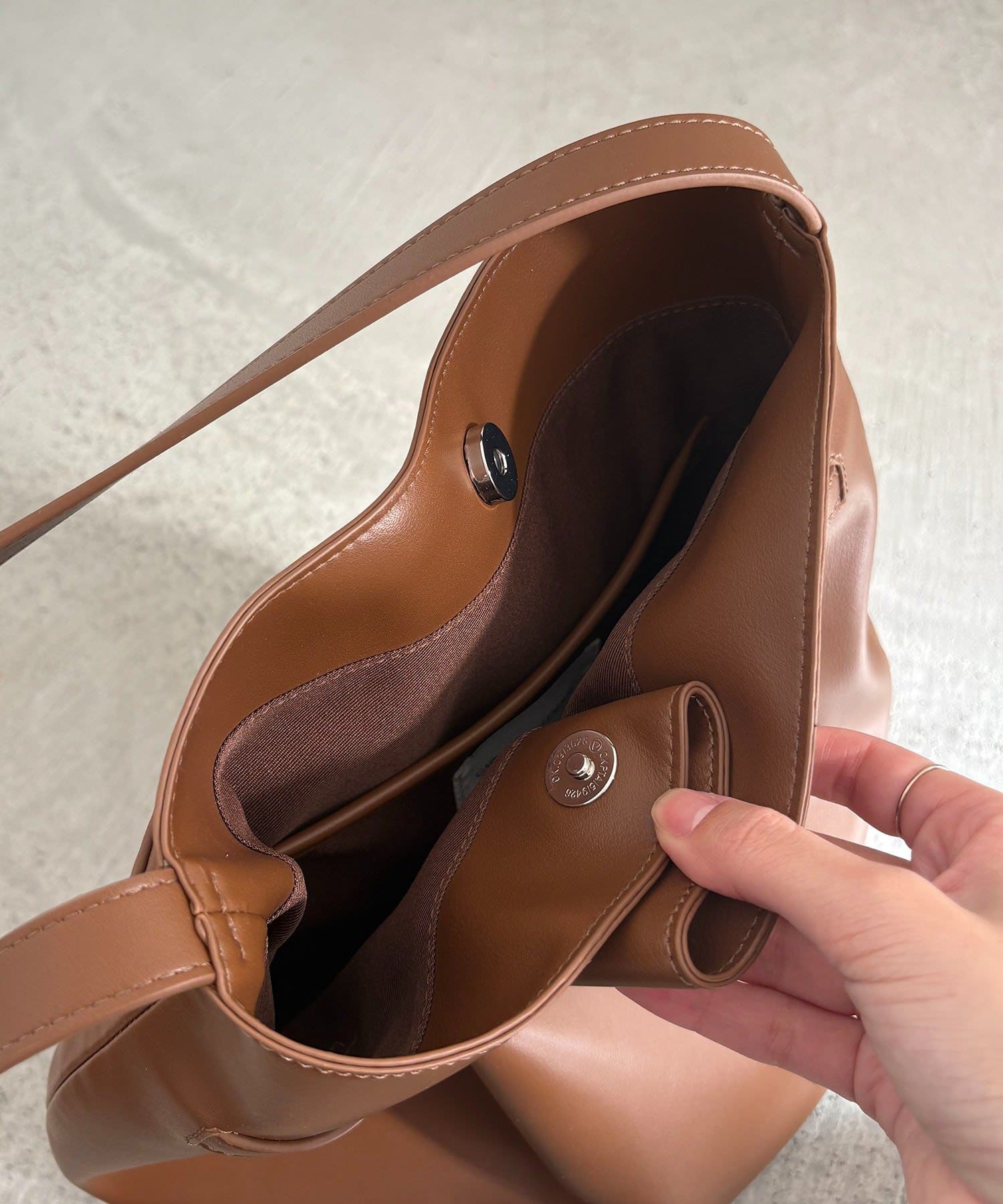 CAPRICIEUX LE'MAGE(カプリシュレマージュ) ベルテッドバケットトートバッグ