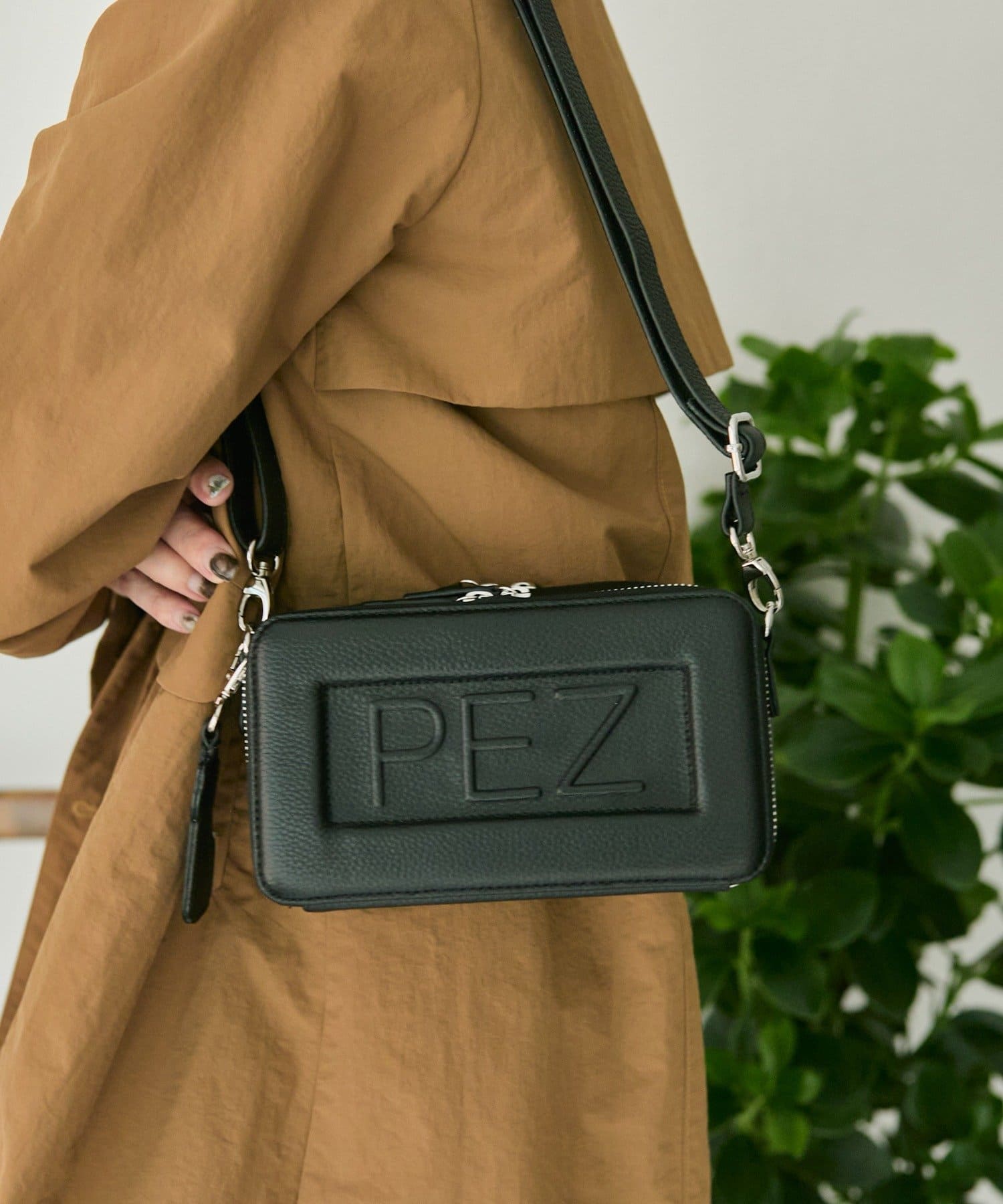 ear PAPILLONNER(イア パピヨネ) 【PEZ(ペッツ)×ear】本革ウォレット&ショルダーバッグ