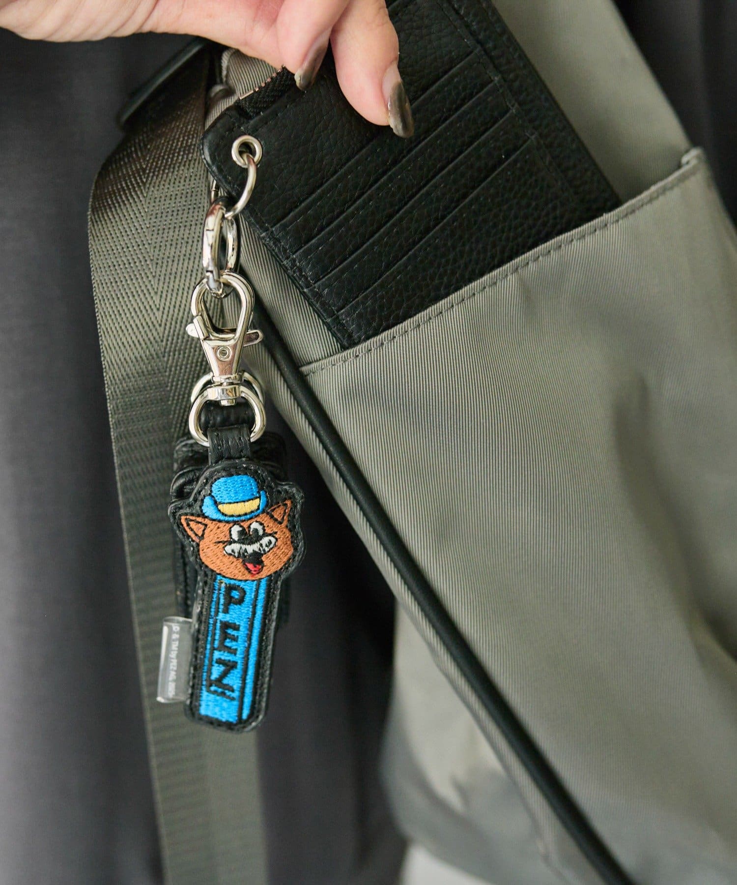 ear PAPILLONNER(イア パピヨネ) 【PEZ(ペッツ)×ear】本革フラグメントケース