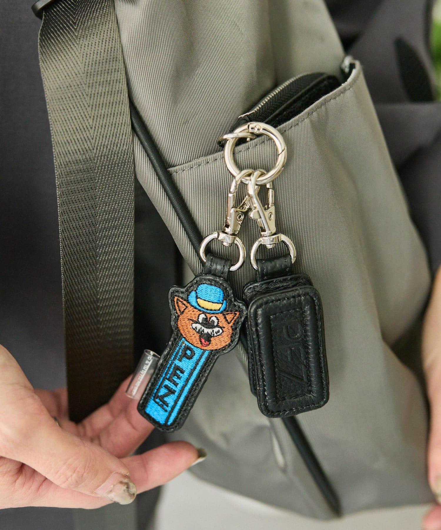 ear PAPILLONNER(イア パピヨネ) 【PEZ(ペッツ)×ear】本革フラグメントケース