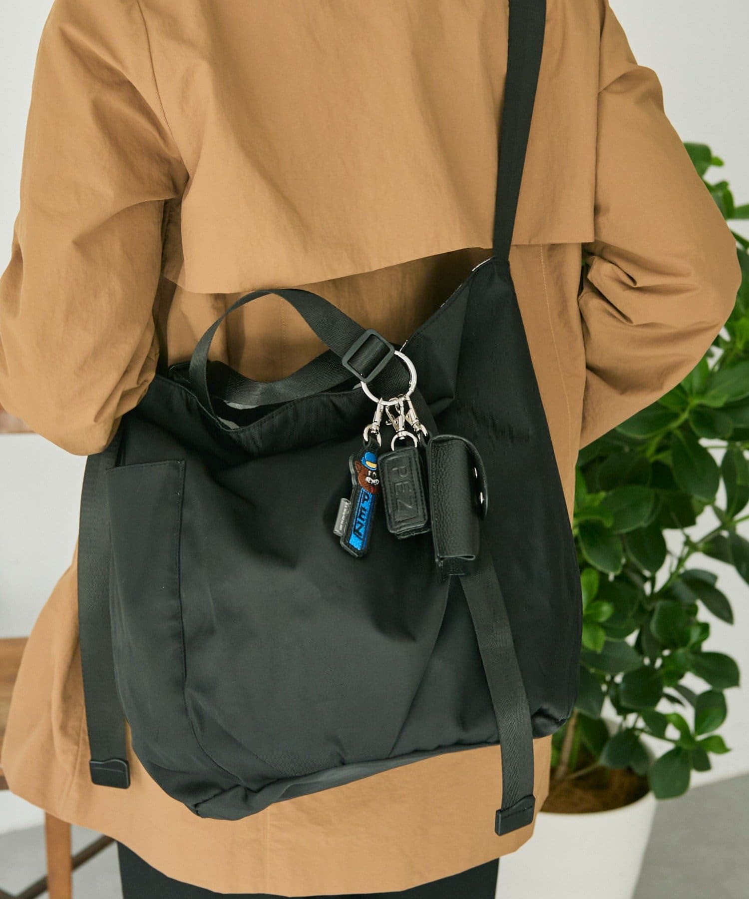 ear PAPILLONNER(イア パピヨネ) 【PEZ(ペッツ)×ear】本革リップケースチャーム