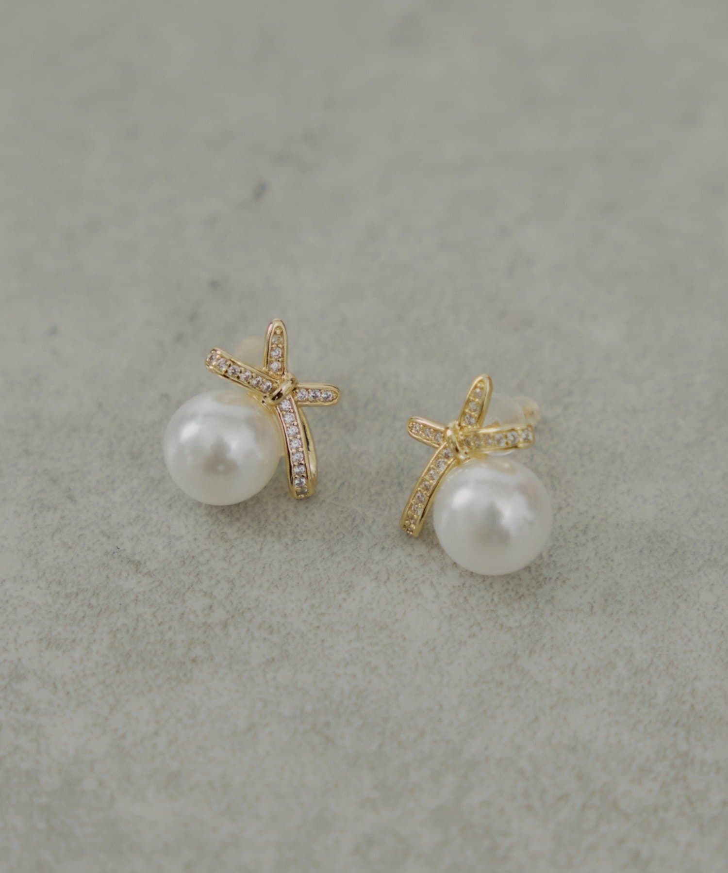 Chico(チコ) 【12/19(金)18時販売】リボンパールピアス