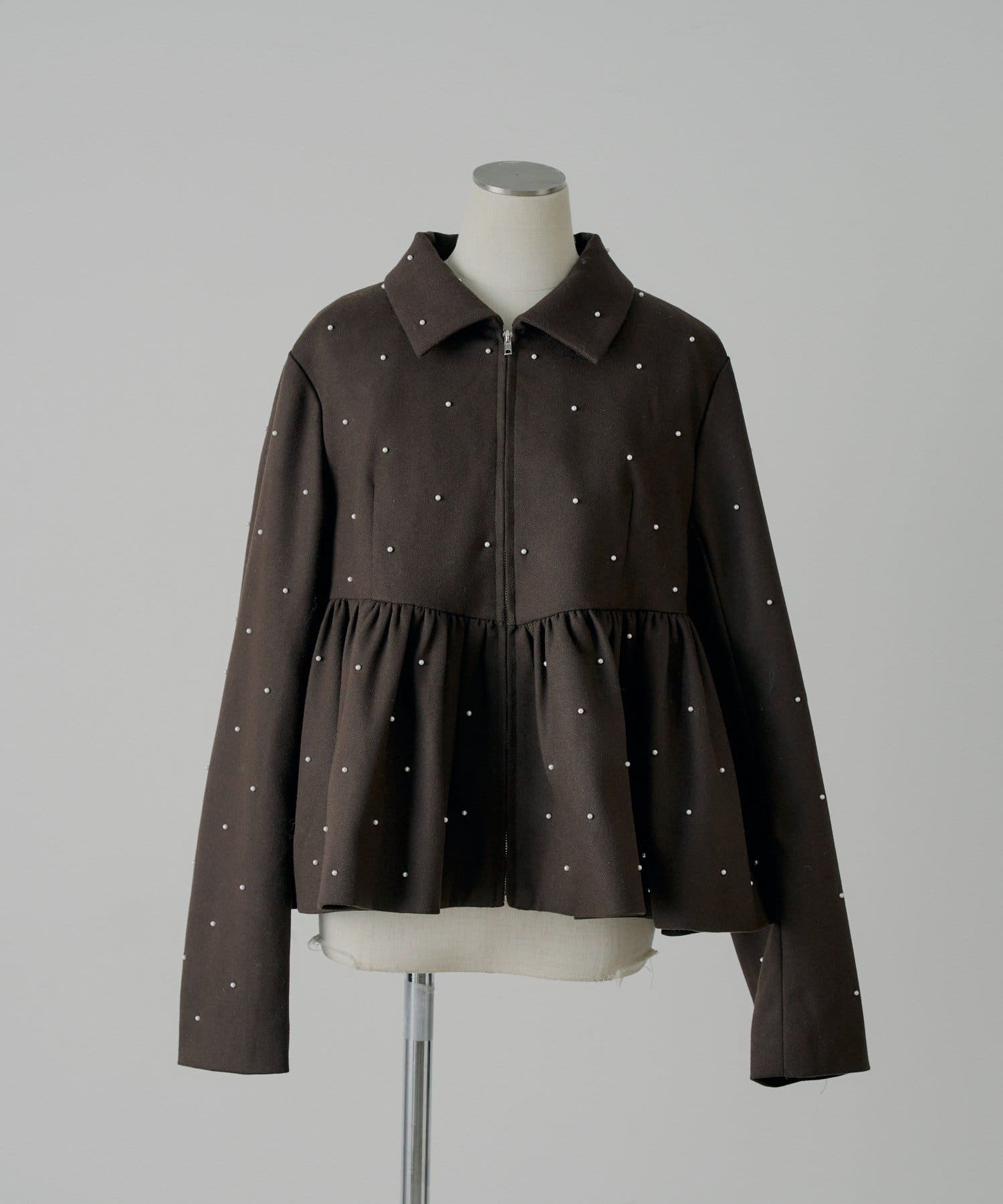 Chico(チコ) 【SALON by Chico/セットアップ対応】パールペプラムジップジャケット