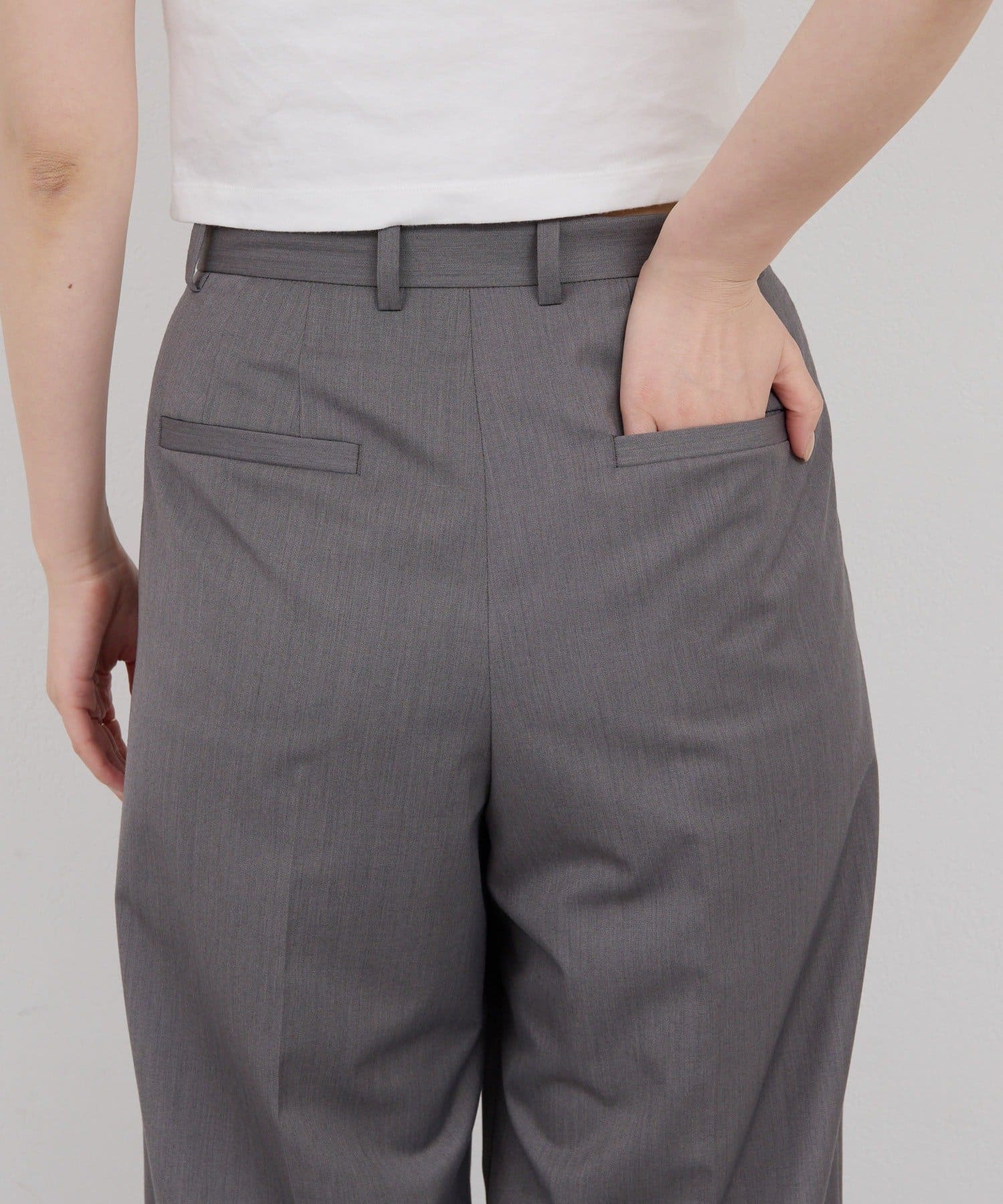 GALLARDAGALANTE(ガリャルダガランテ) 【手洗い可】タックストレートパンツ