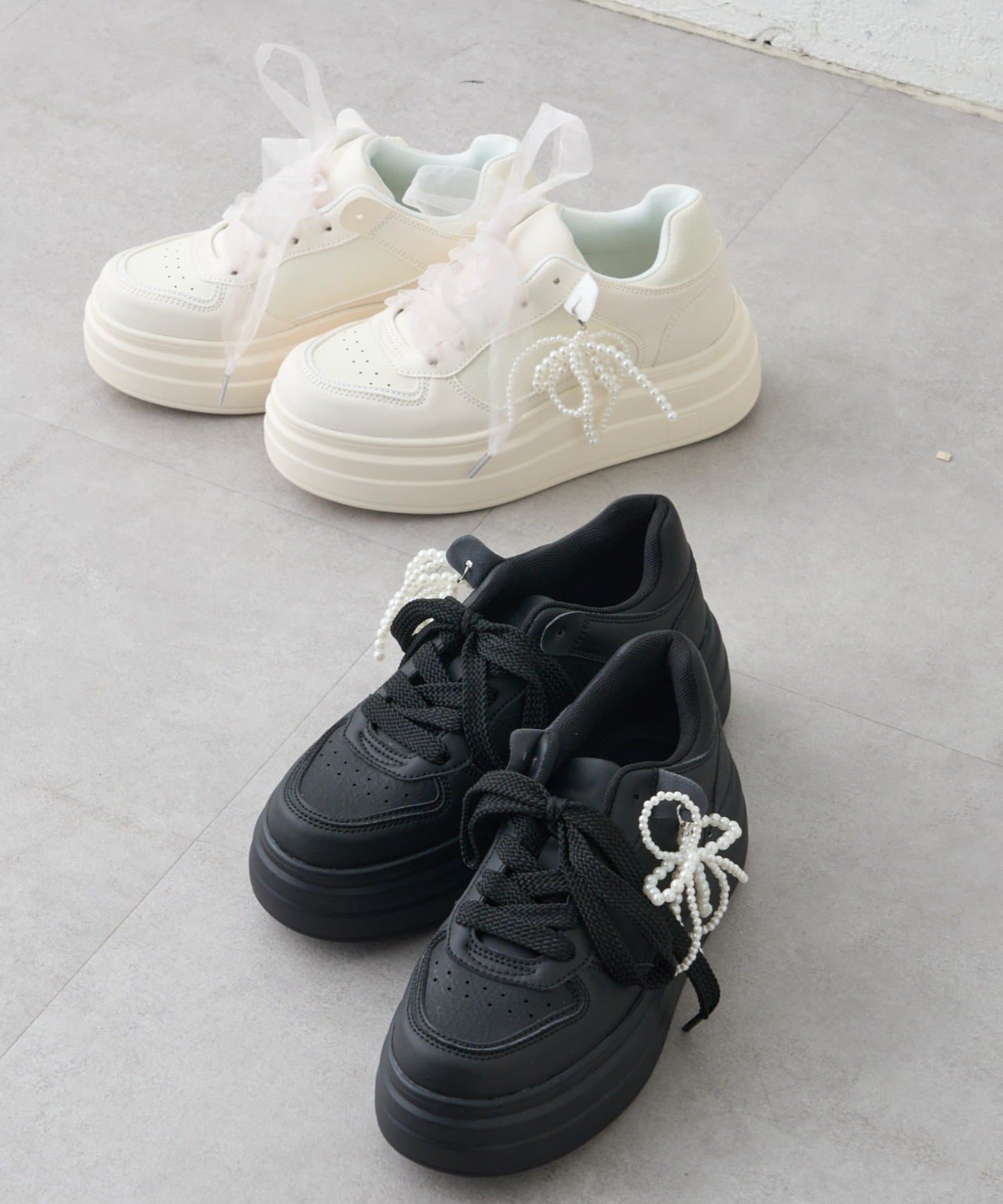 Remind me and forever(リマインドミーアンドフォーエバー) 《カスタム可能◎》チャーム付チュールリボンスニーカー