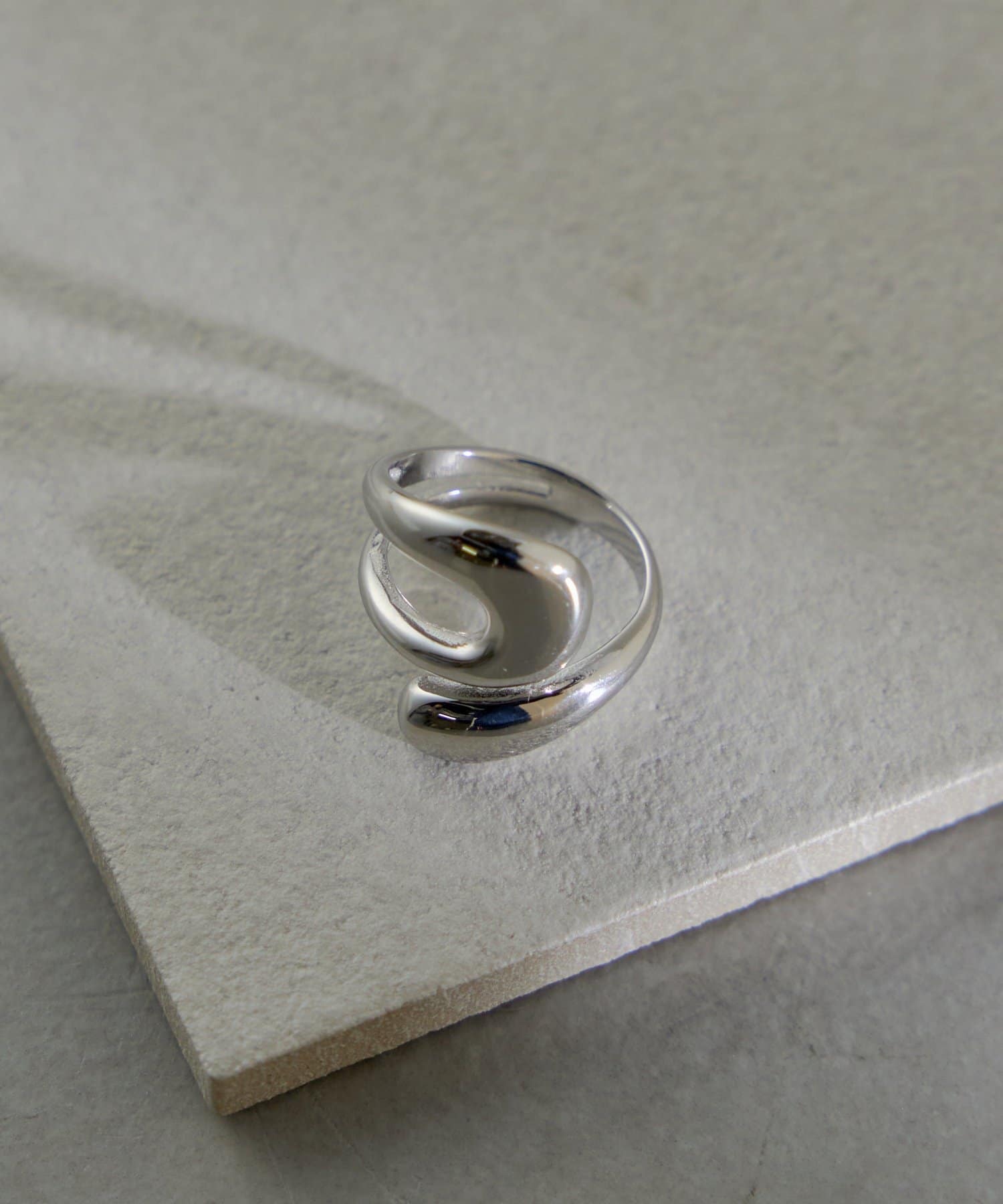 Lattice(ラティス) <ステンレス>うねうねリング