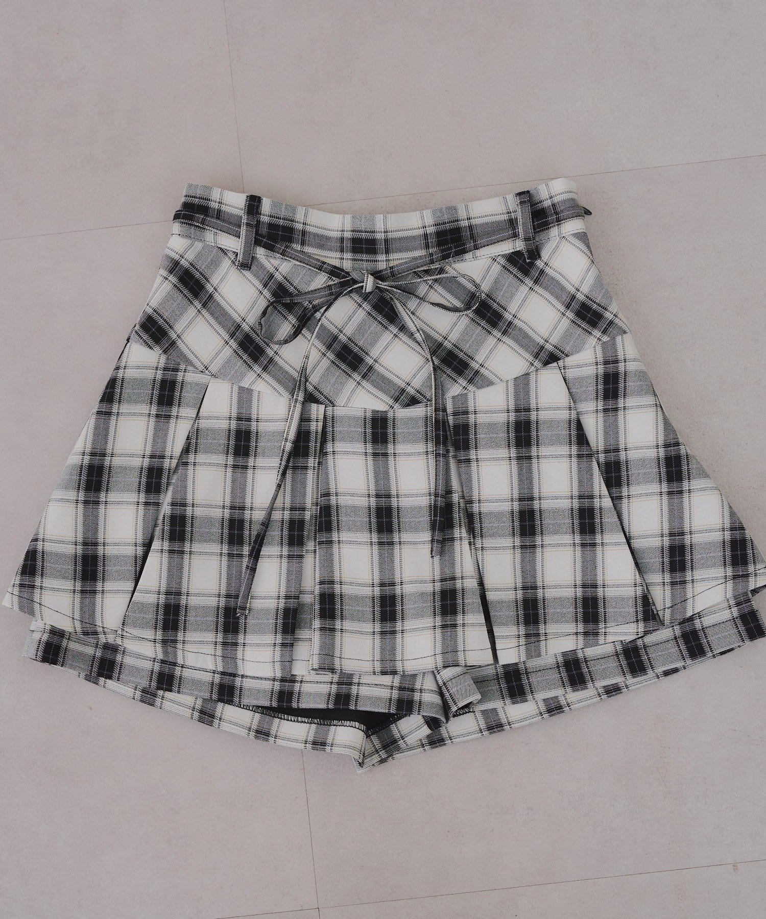 Remind me and forever(リマインドミーアンドフォーエバー) 【2026SS】リボン付プリーツスカパン