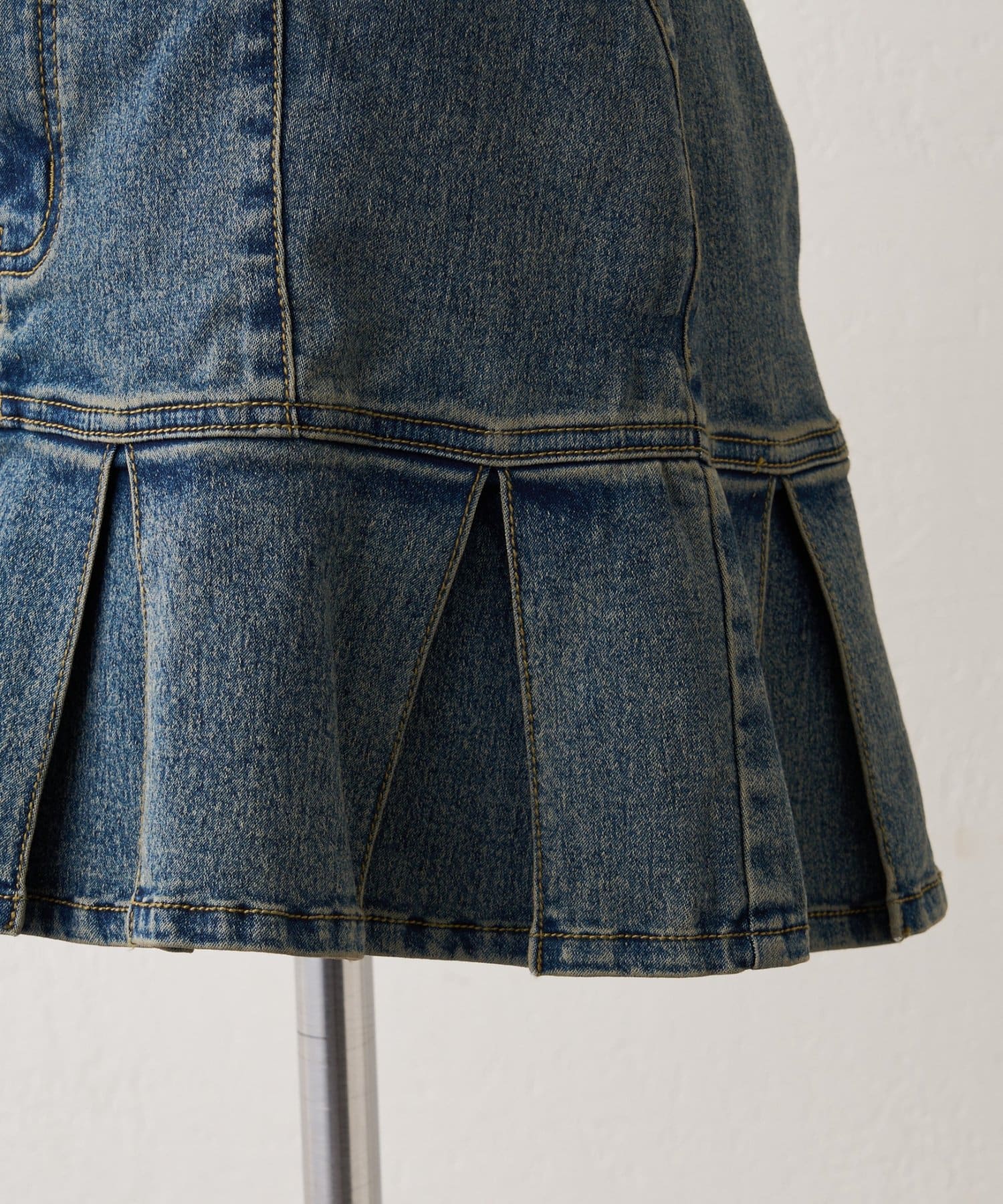 Remind me and forever(リマインドミーアンドフォーエバー) 【2026SS】デニムプリーツミニスカート