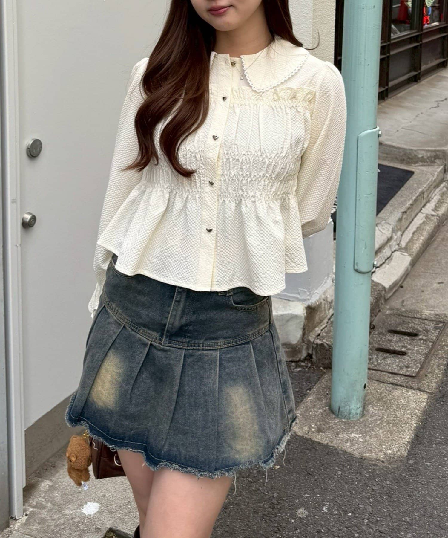 Remind me and forever(リマインドミーアンドフォーエバー) シャーリングペプラムブラウス