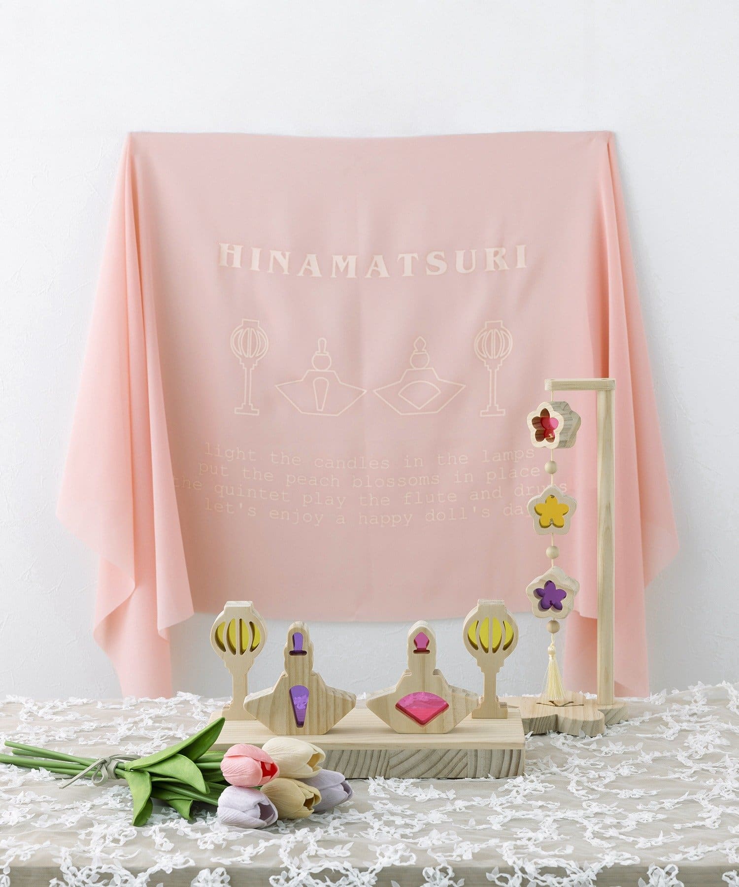 3COINS(スリーコインズ) タペストリー：50×120cm／ひな祭り