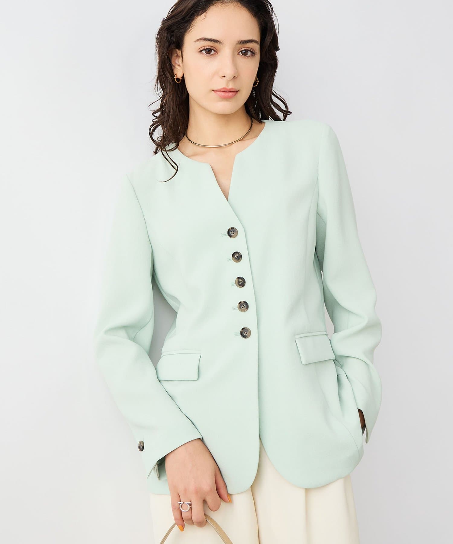 NOLLEY'S(ノーリーズ) 《セットアップ対応》ウォッシャブルバックサテンノーカラージャケット