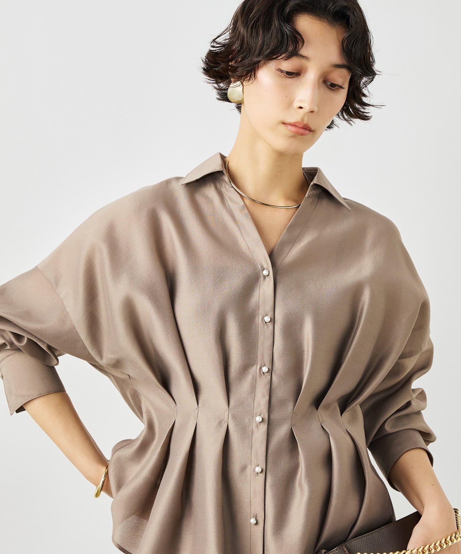 NOLLEY'S(ノーリーズ) ウォッシャブルパール釦スキッパータックブラウス