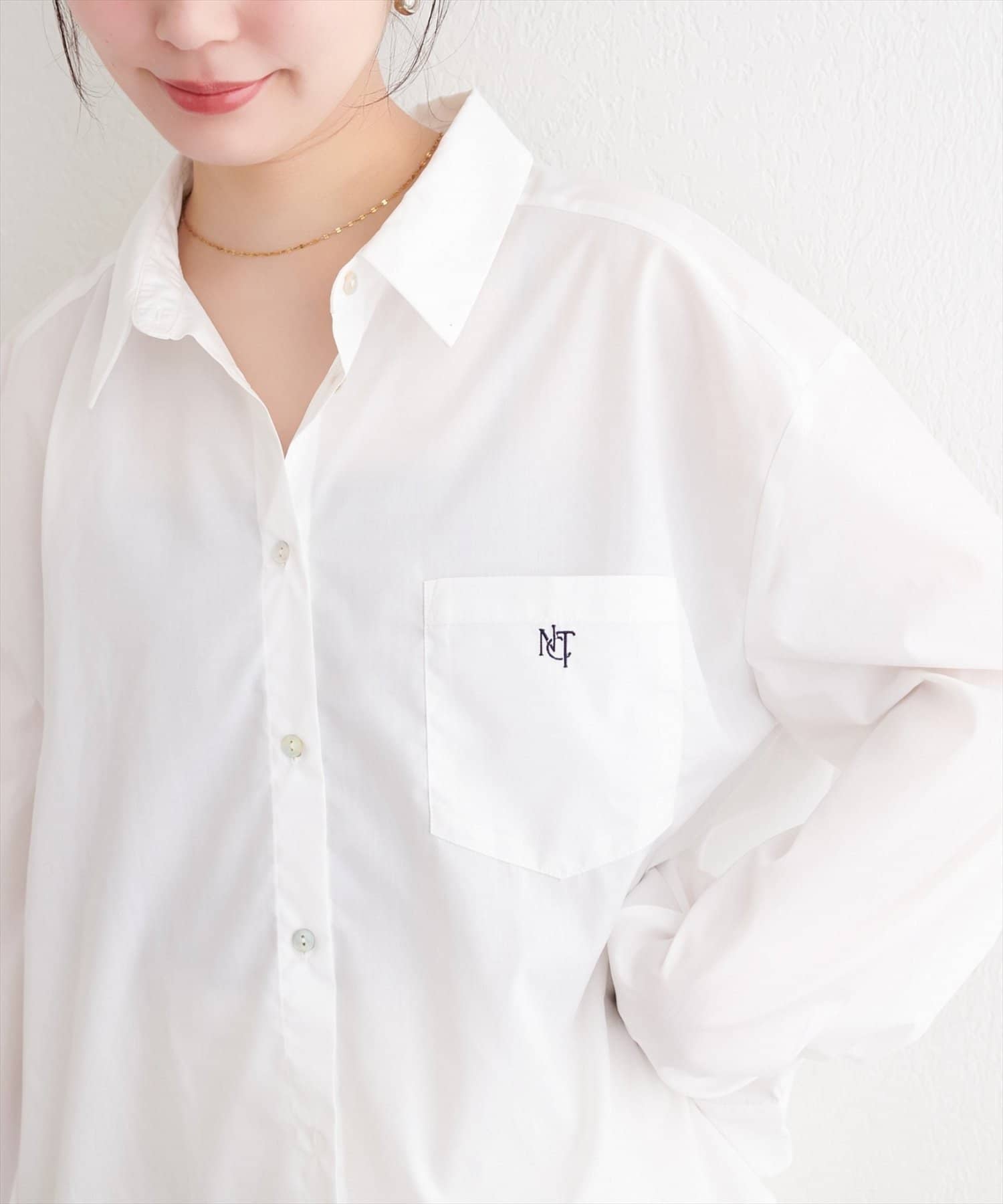 NICE CLAUP / OLIVE des OLIVE OUTLET(ナイスクラップ  / オリーブ デ オリーブ アウトレット) 【natural couture】ポケット刺繍入りゆるシャツ