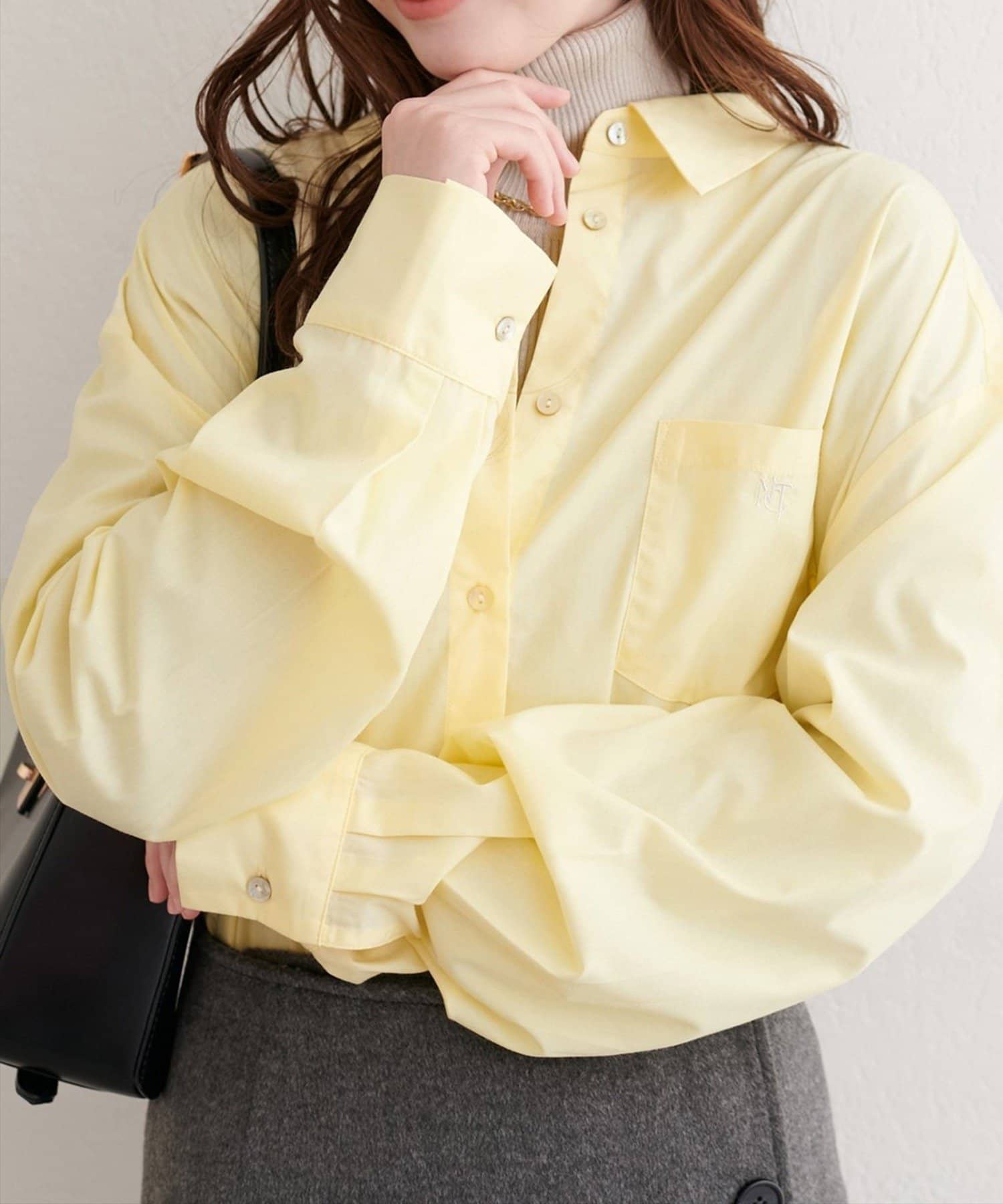 NICE CLAUP / OLIVE des OLIVE OUTLET(ナイスクラップ  / オリーブ デ オリーブ アウトレット) 【natural couture】ポケット刺繍入りゆるシャツ