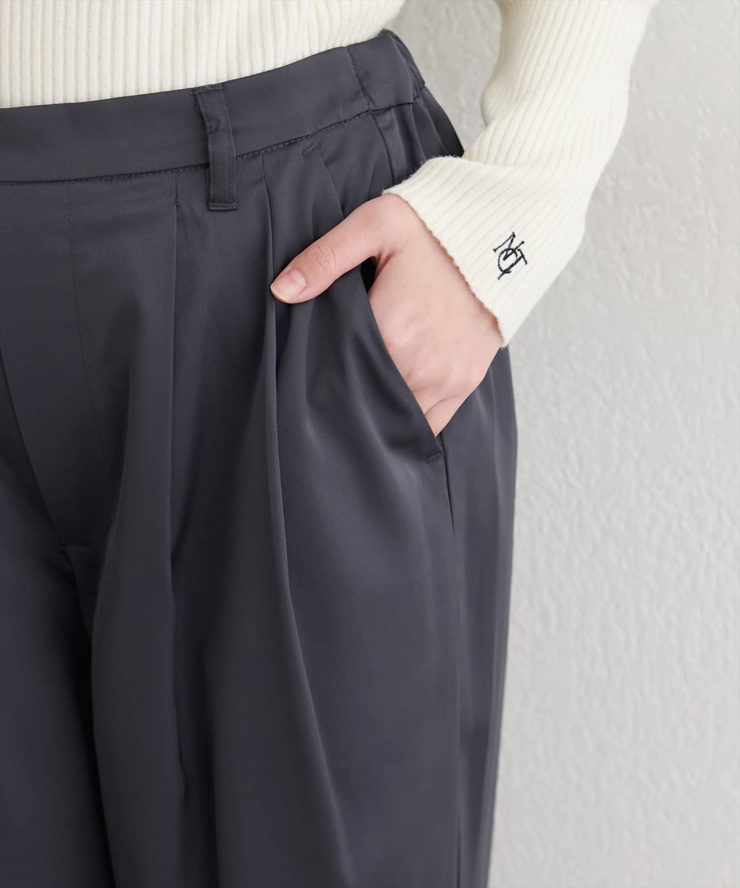 NICE CLAUP / OLIVE des OLIVE OUTLET(ナイスクラップ  / オリーブ デ オリーブ アウトレット) 【EVERY.VERY niceclaup】タックサテンパンツ