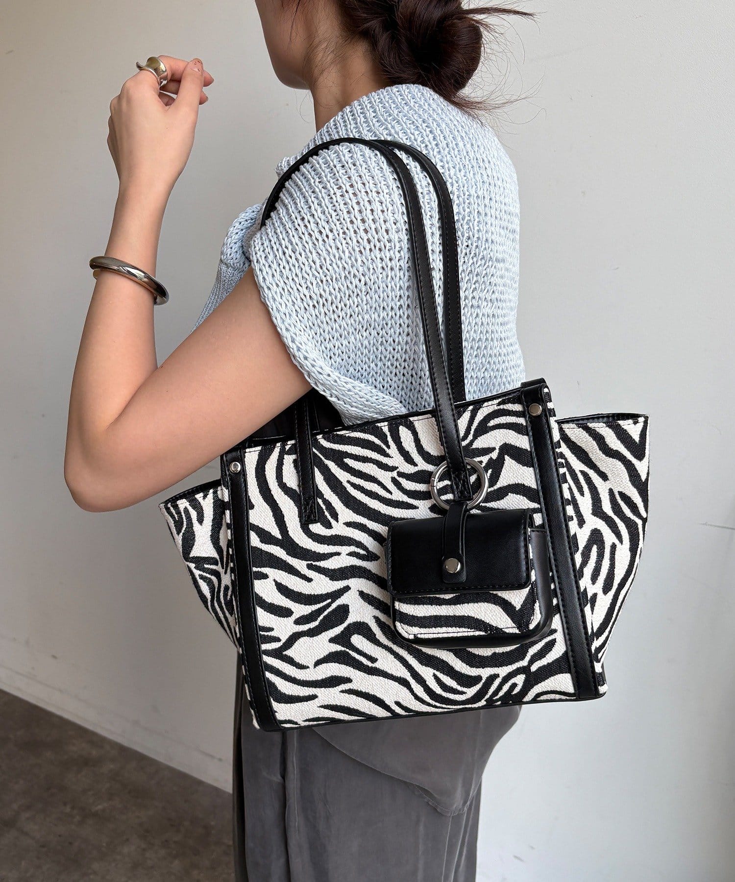 DOUDOU(ドゥドゥ) 【WEB限定】ミニポーチ付きエルガリートート