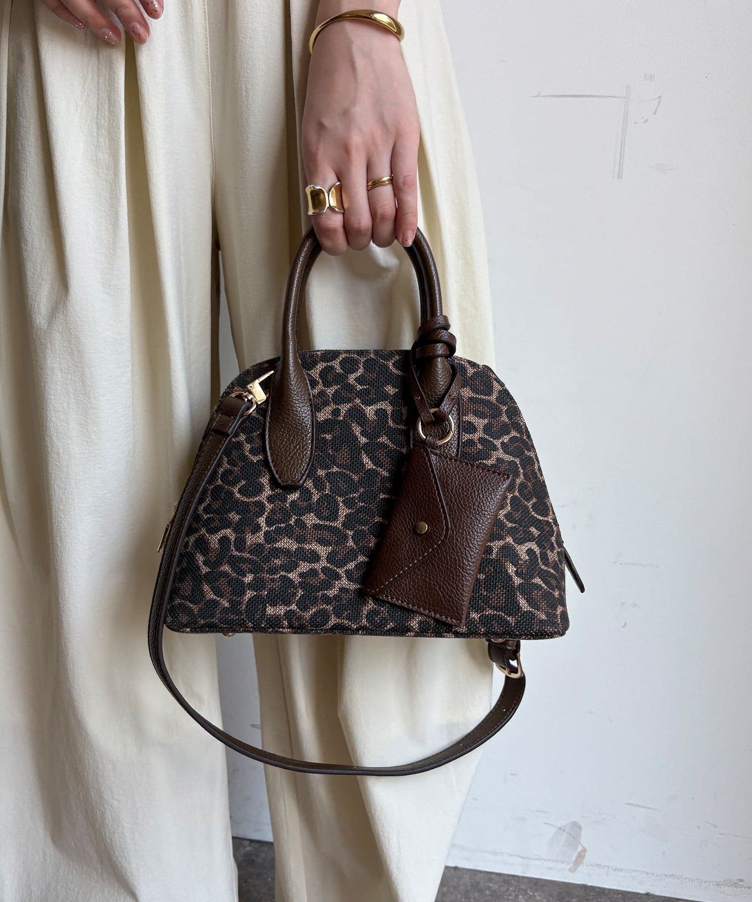 DOUDOU(ドゥドゥ) ポーチ付シェル型ボストン