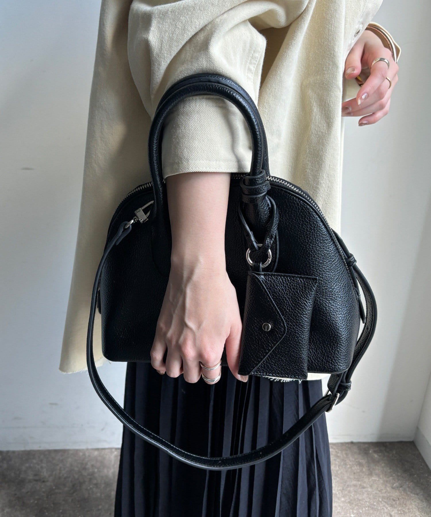 DOUDOU(ドゥドゥ) ポーチ付シェル型ボストン