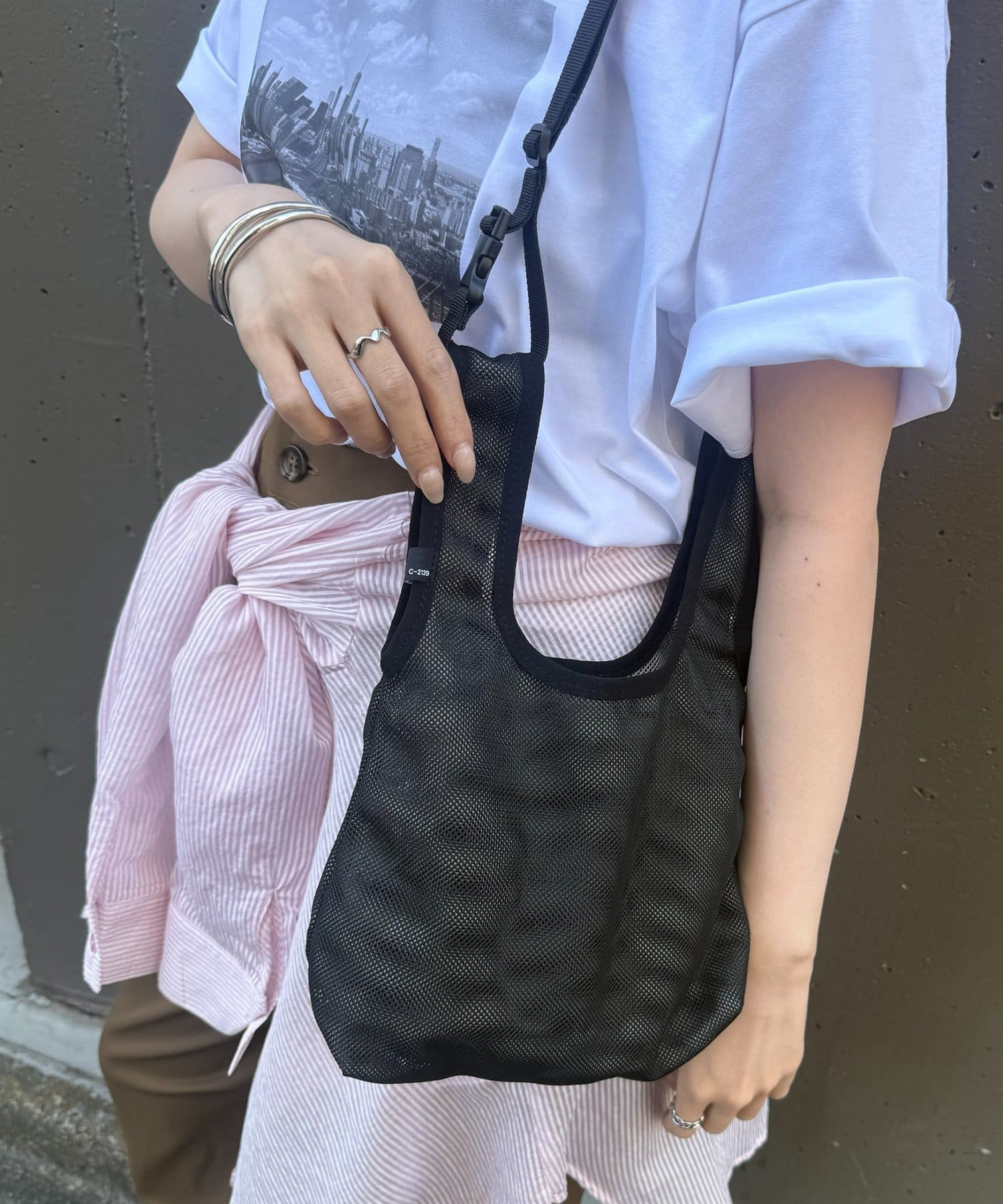 COLONY 2139(コロニー トゥーワンスリーナイン) 【リバーシブル】ミニメッシュショッピングバッグ