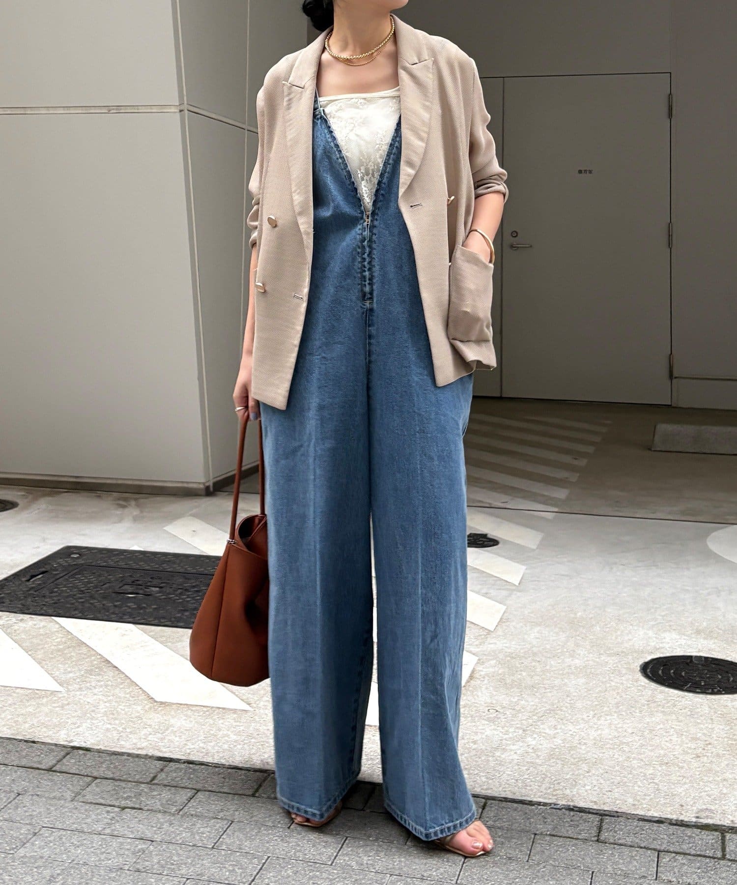 DOUDOU(ドゥドゥ) 深Vデニムサロペット