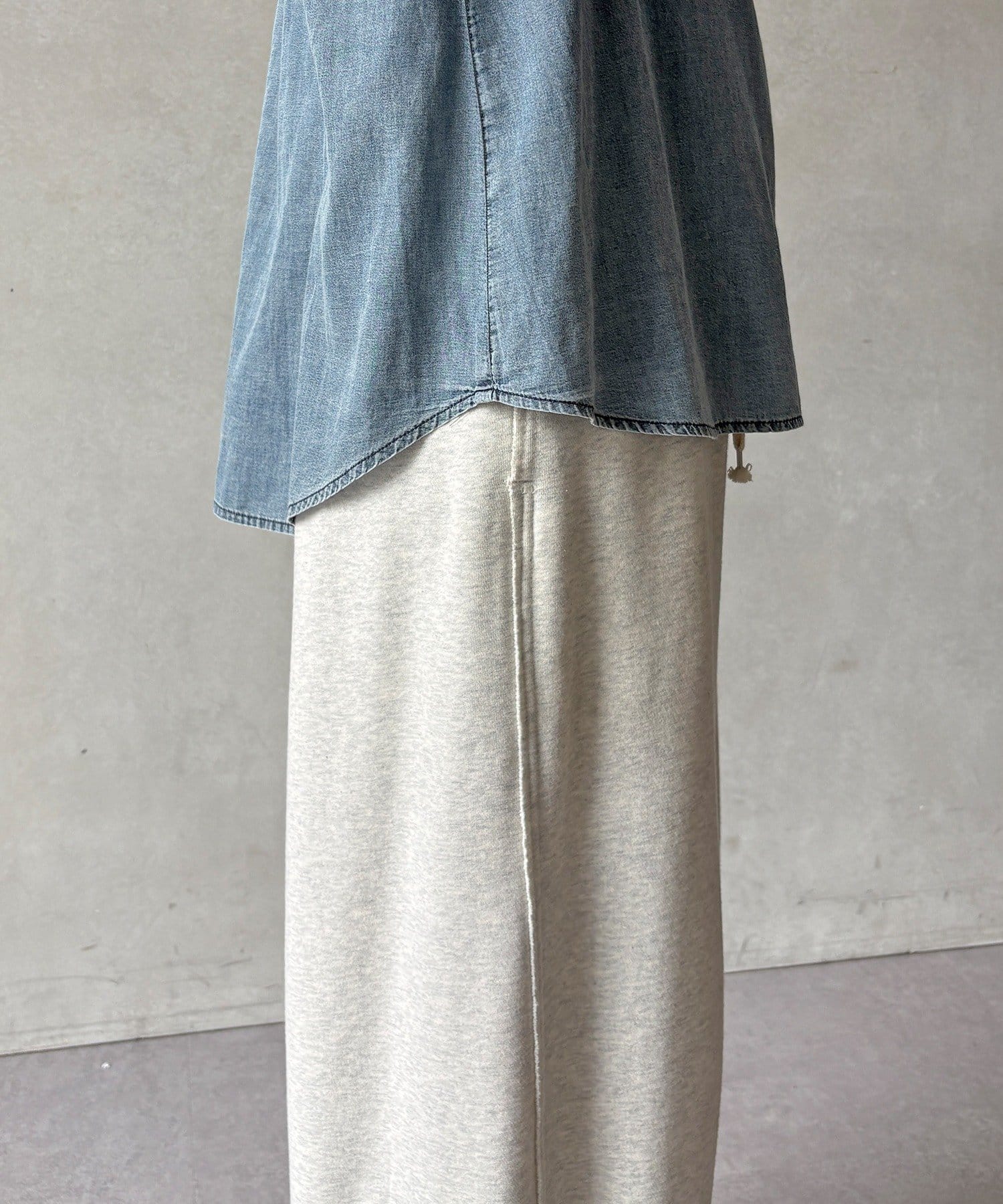 DOUDOU(ドゥドゥ) ライトデニムフリルブラウス