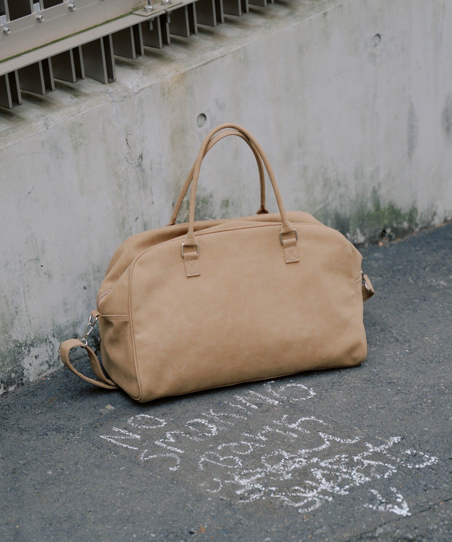 Kastane(カスタネ) 【WHIMSIC】ヴィーガンレザークラブバッグ