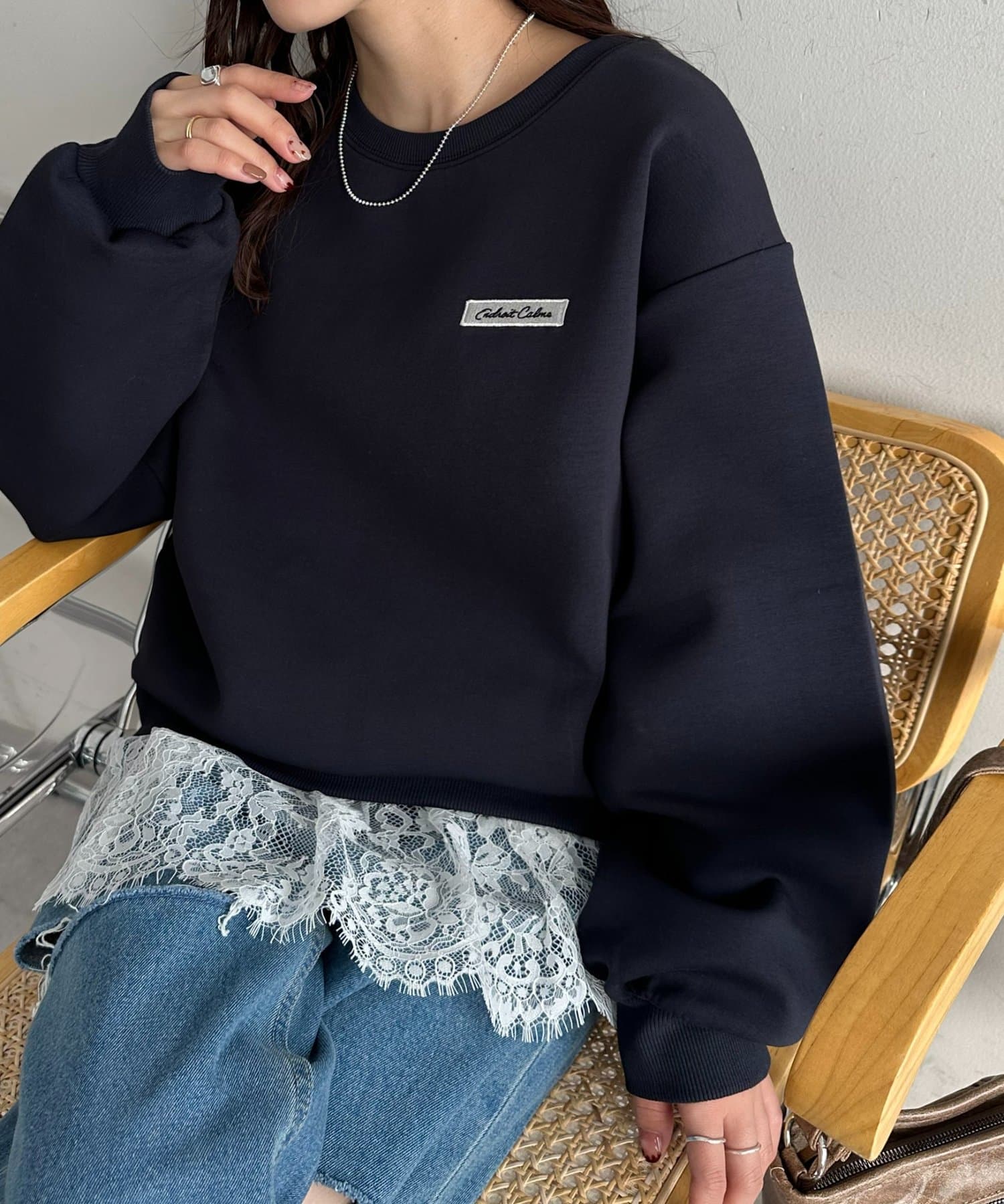 DISCOAT(ディスコート) ワンポイント刺繍ダンボールプルオーバー