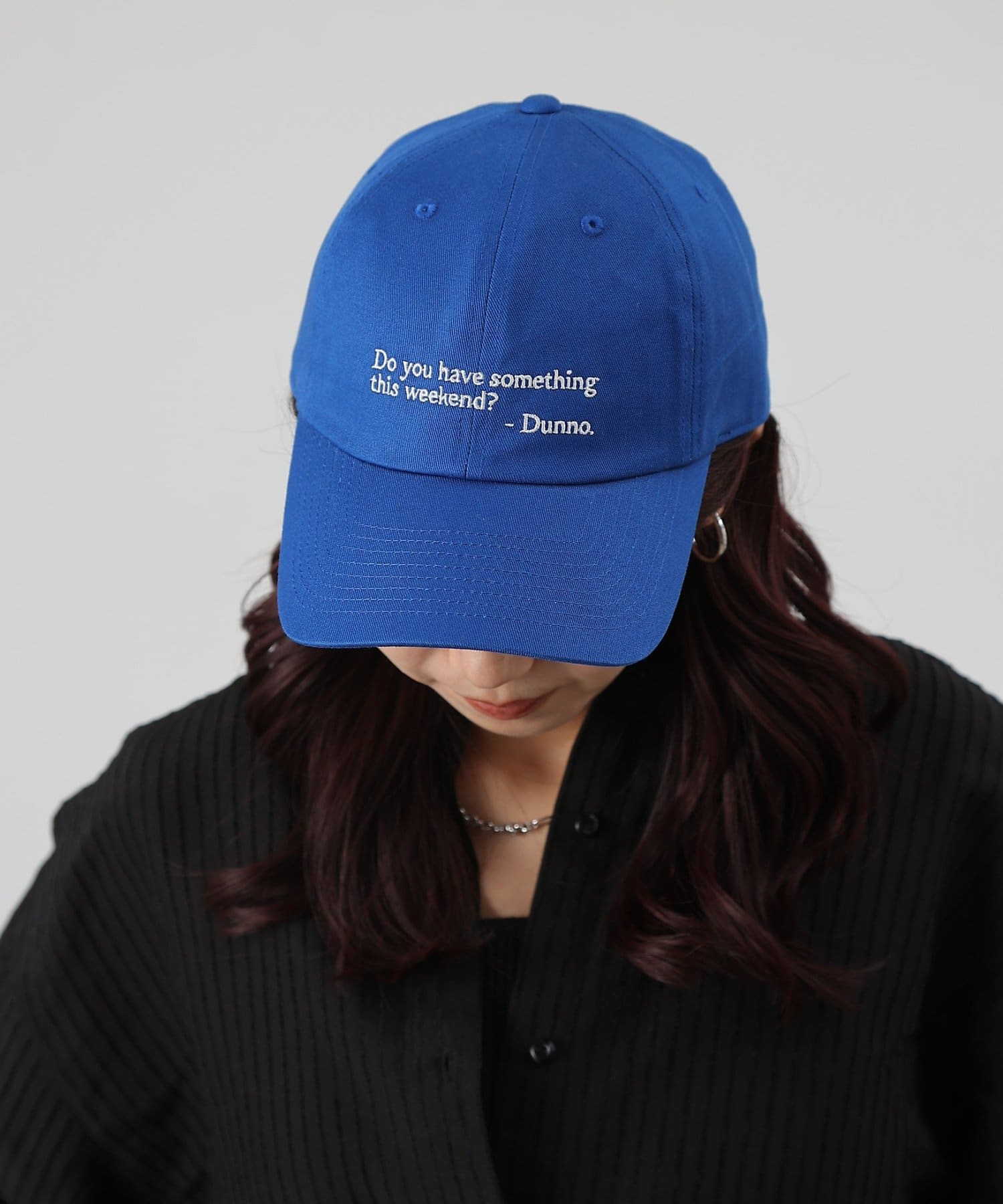 COLONY 2139(コロニー トゥーワンスリーナイン) トーク刺繍ツイルキャップ