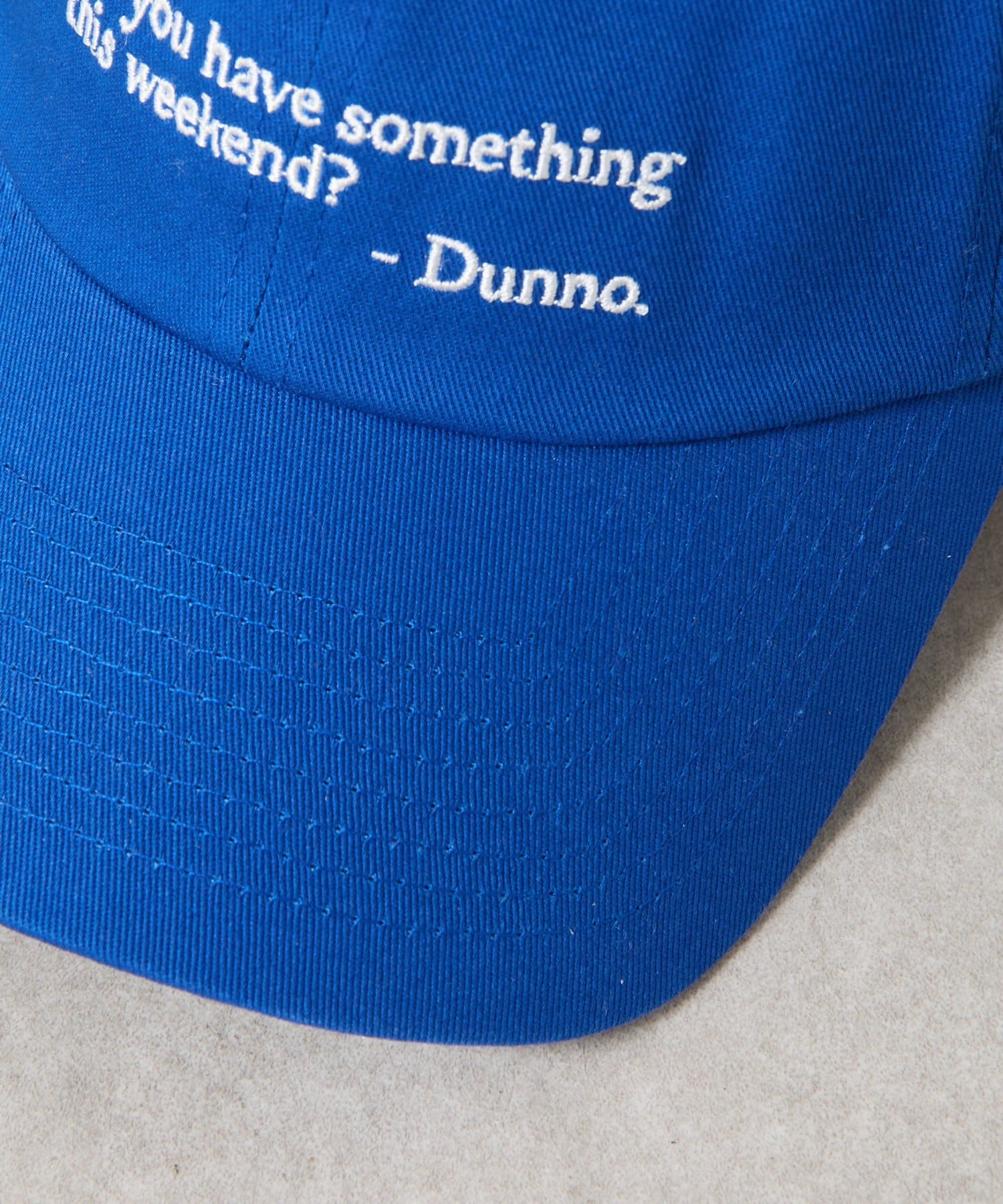 COLONY 2139(コロニー トゥーワンスリーナイン) トーク刺繍ツイルキャップ