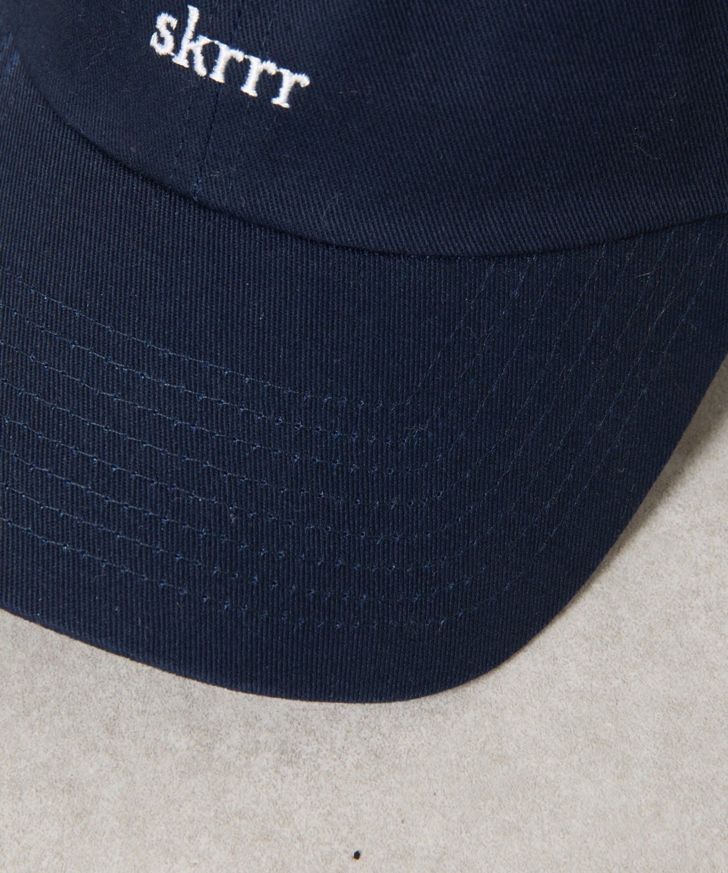 COLONY 2139(コロニー トゥーワンスリーナイン) skrrr刺繍ツイルキャップ