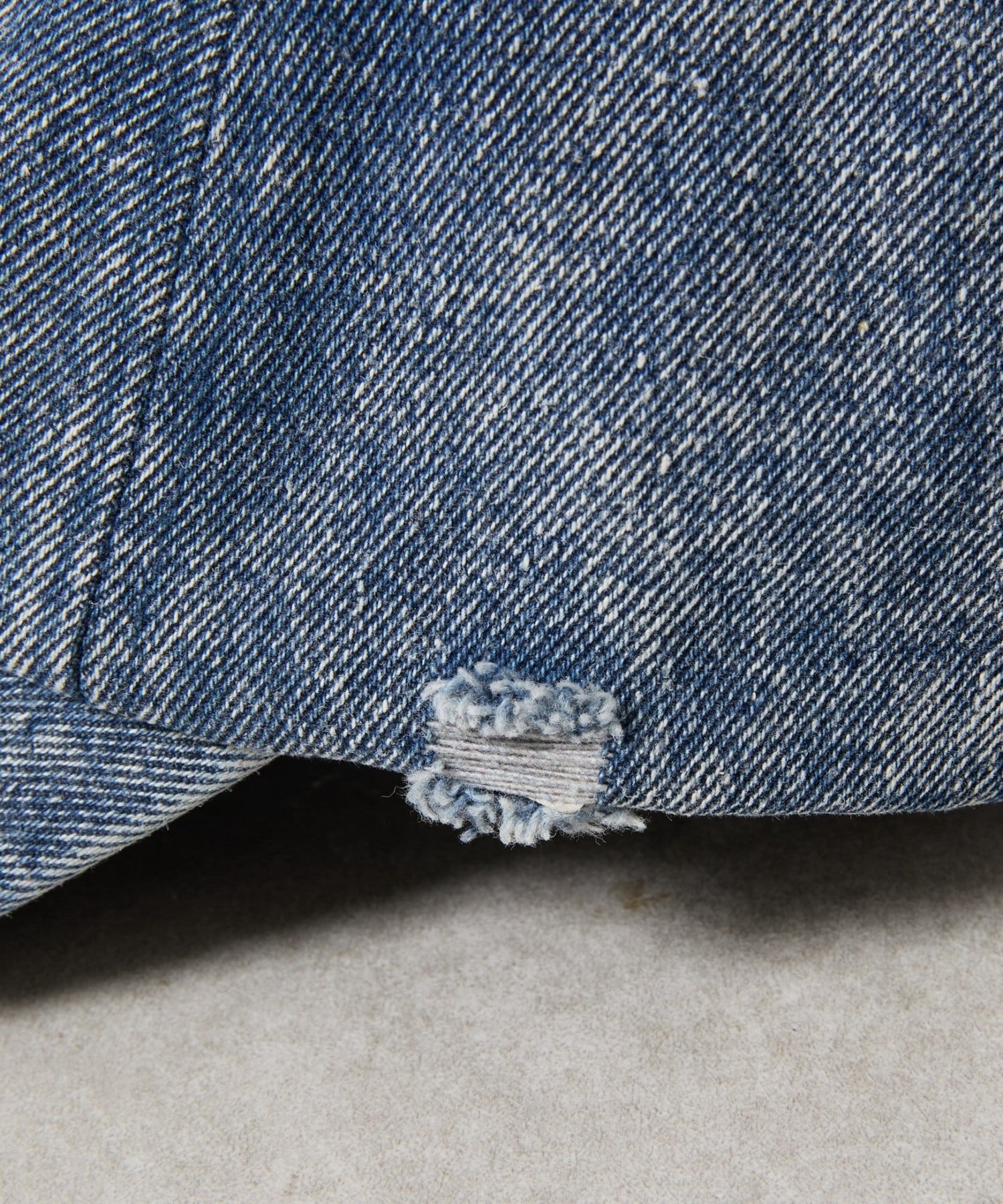 COLONY 2139(コロニー トゥーワンスリーナイン) ダメージ加工デニムキャップ